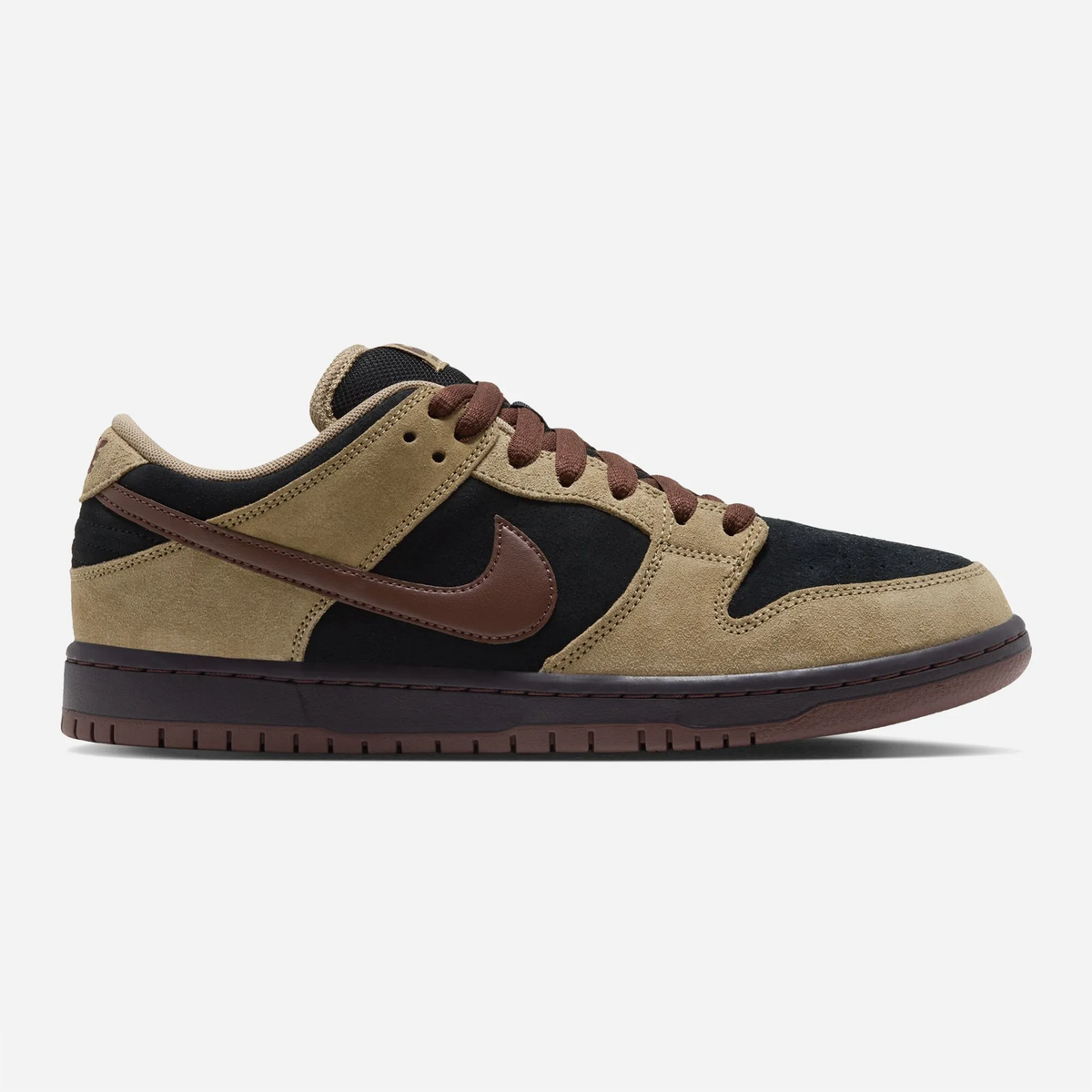 Nike SB Dunk Low Pro Filbert Lt Chocolate Black Burgundy Ash, sneaker skate en daim kaki et noir avec Swoosh brun, vue de profil