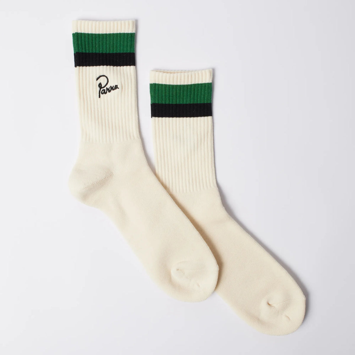 Paire de chaussettes hautes Parra Signature Striped Crew écrues avec rayures vert et noir, vue à plat