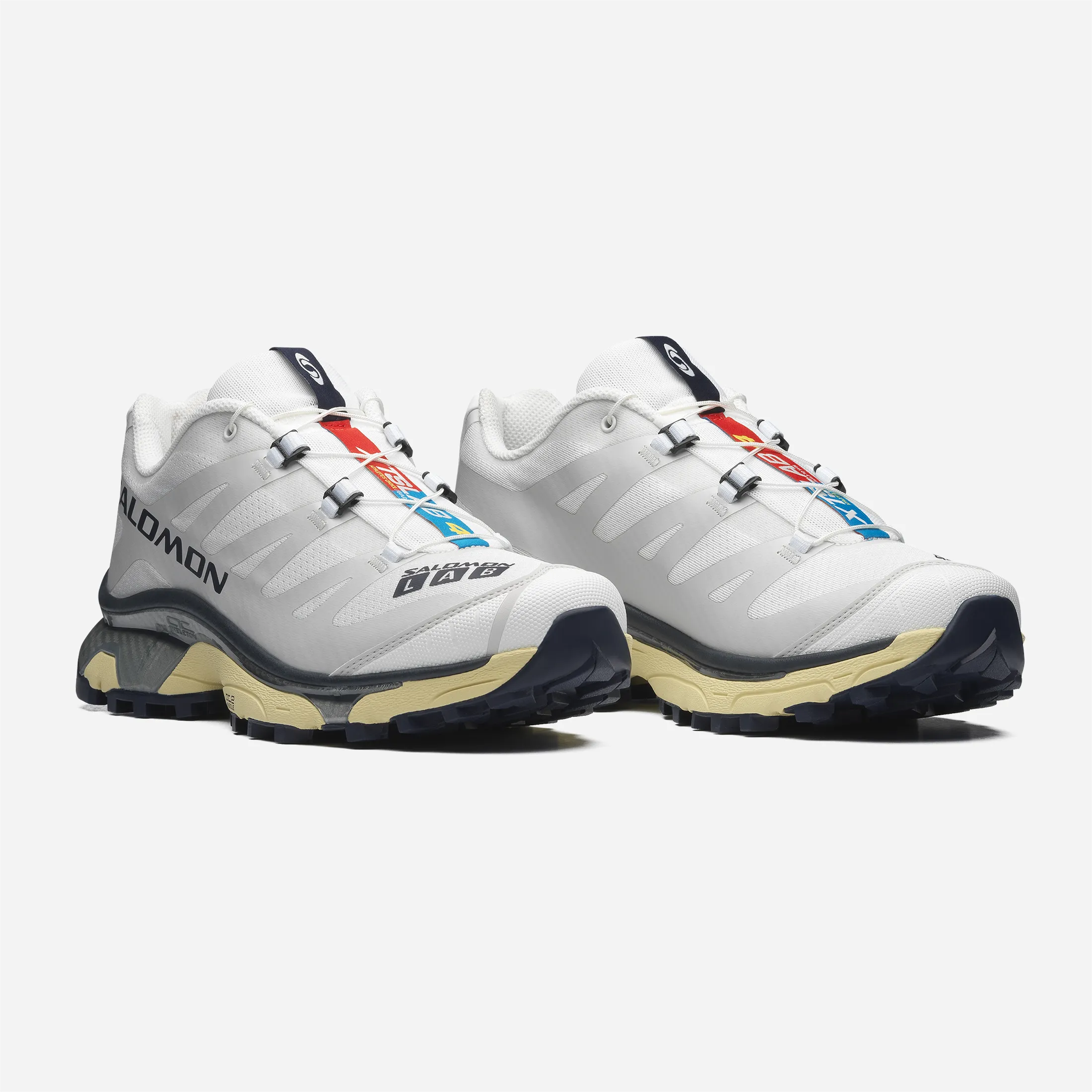 Paire de Salomon XT-4 White Lunar Rock vue de trois-quarts.