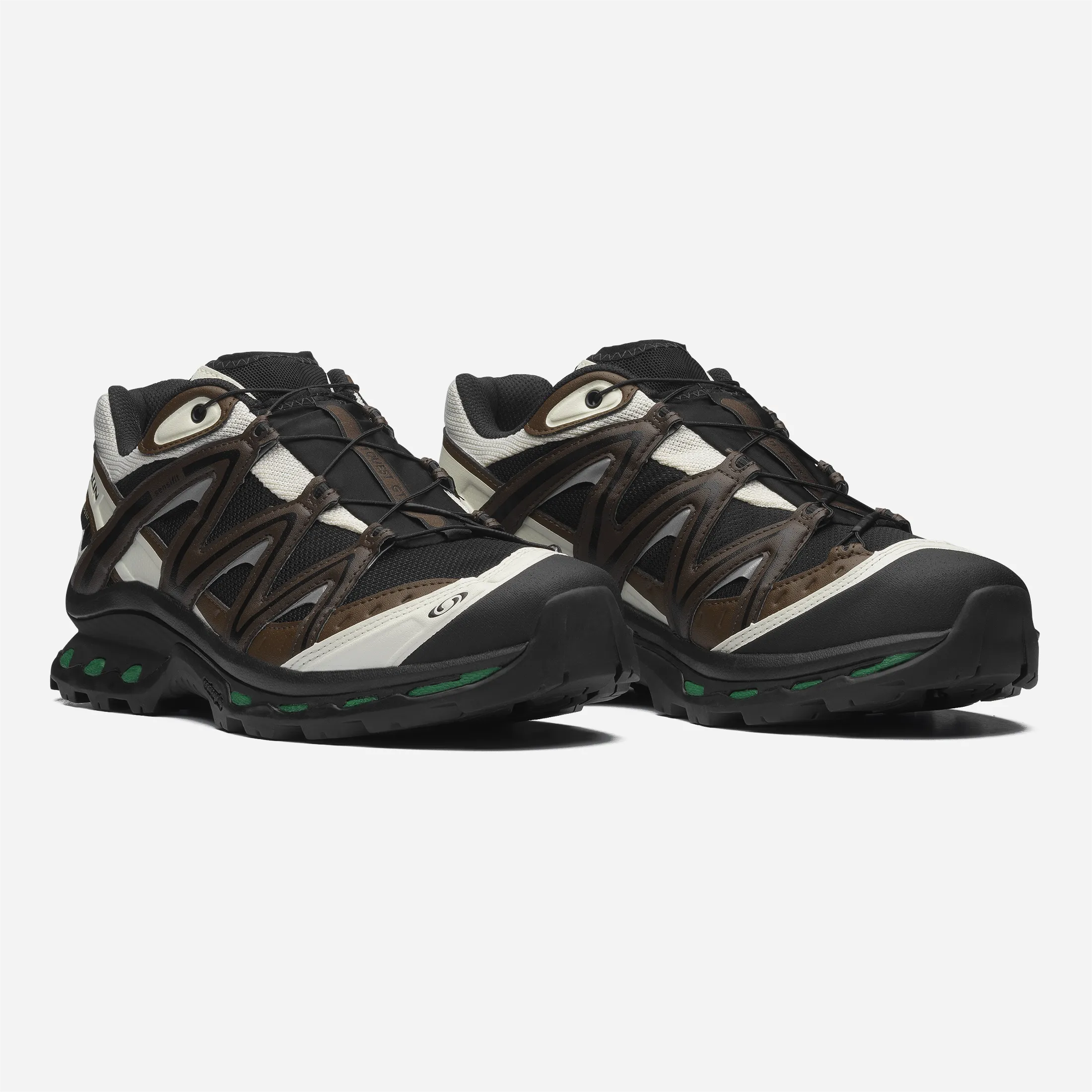 Paire de Salomon XT-Quest GTX vue de trois-quarts avant.