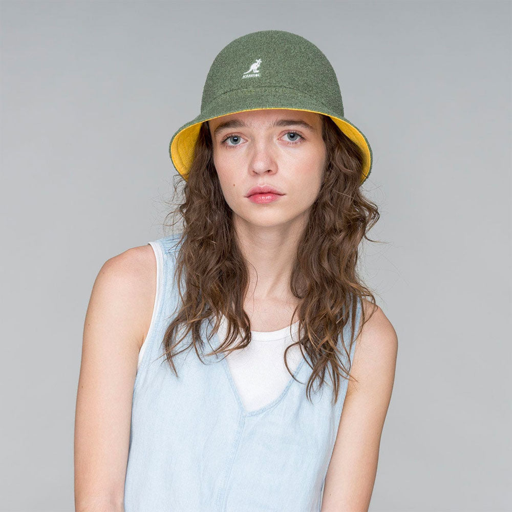 KANGOL - FLIP IT REVERSIBLE CASUAL - Oil green - Warm apricot