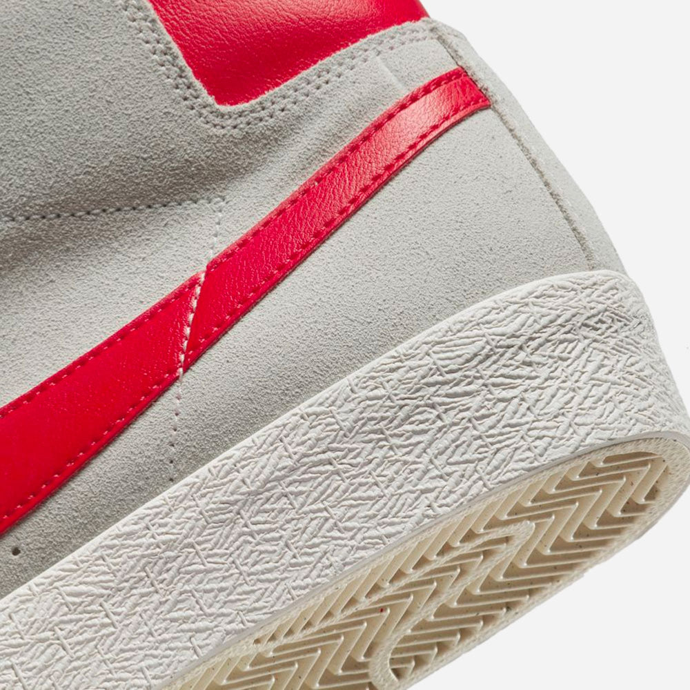NIKE SB - BLAZER MID - Summit White - University Red