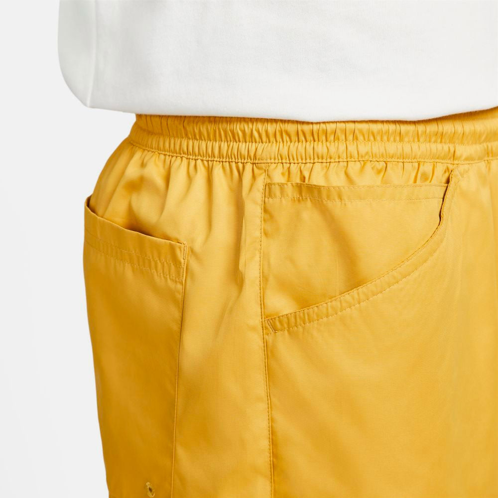 NIKE SB - SKATE CHINO SHORT - Sanded Gold - Black