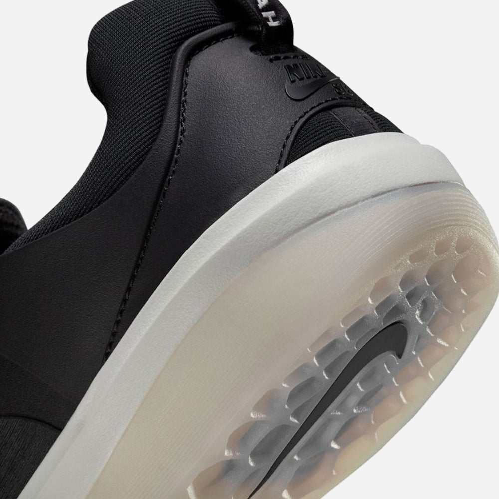 NIKE SB NYJAH 3 -BLACK-WHITE BLACK SUMMIT WHITE