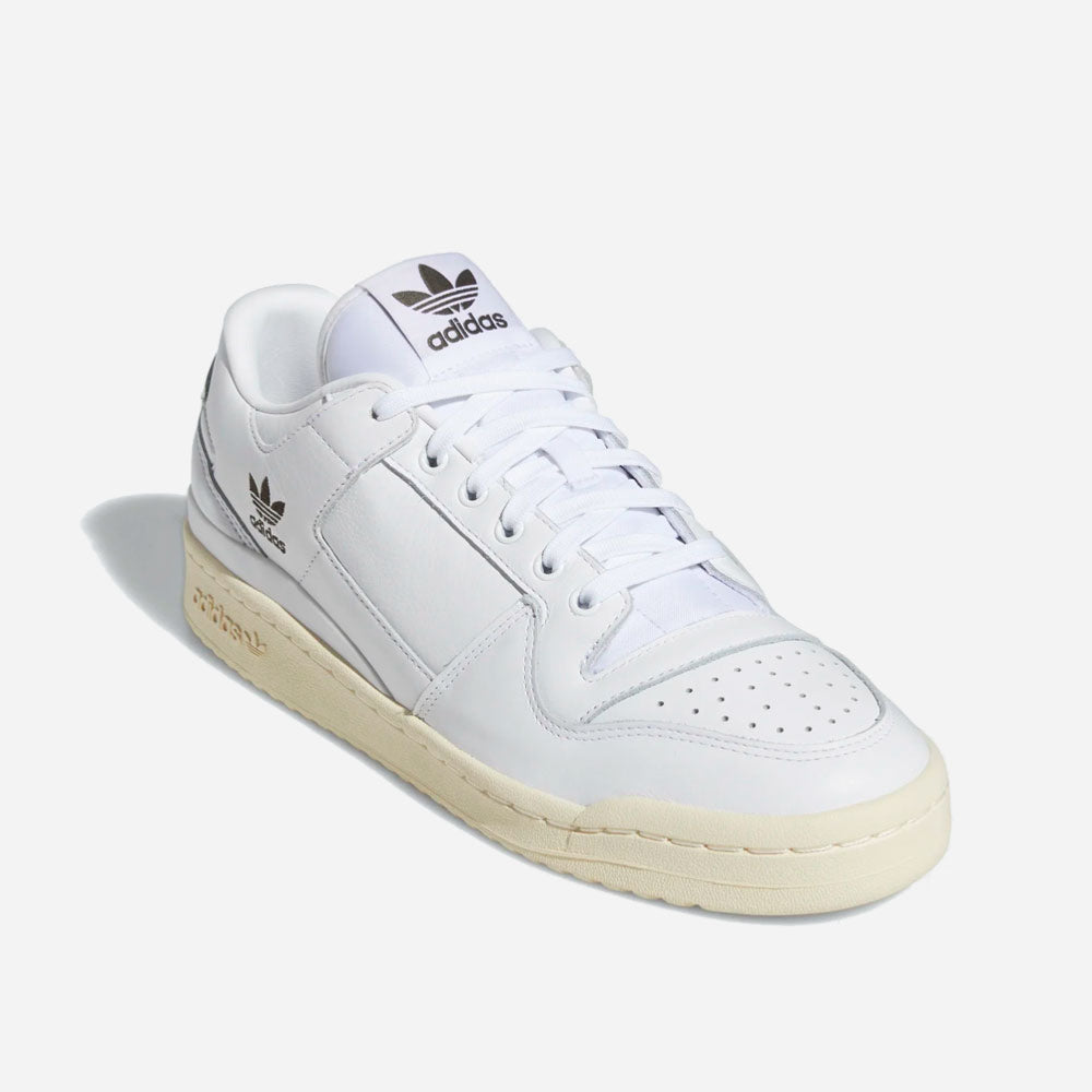 Adidas - Forum 84 Low ADV - Cloud White / Cloud White / Shadow Olive