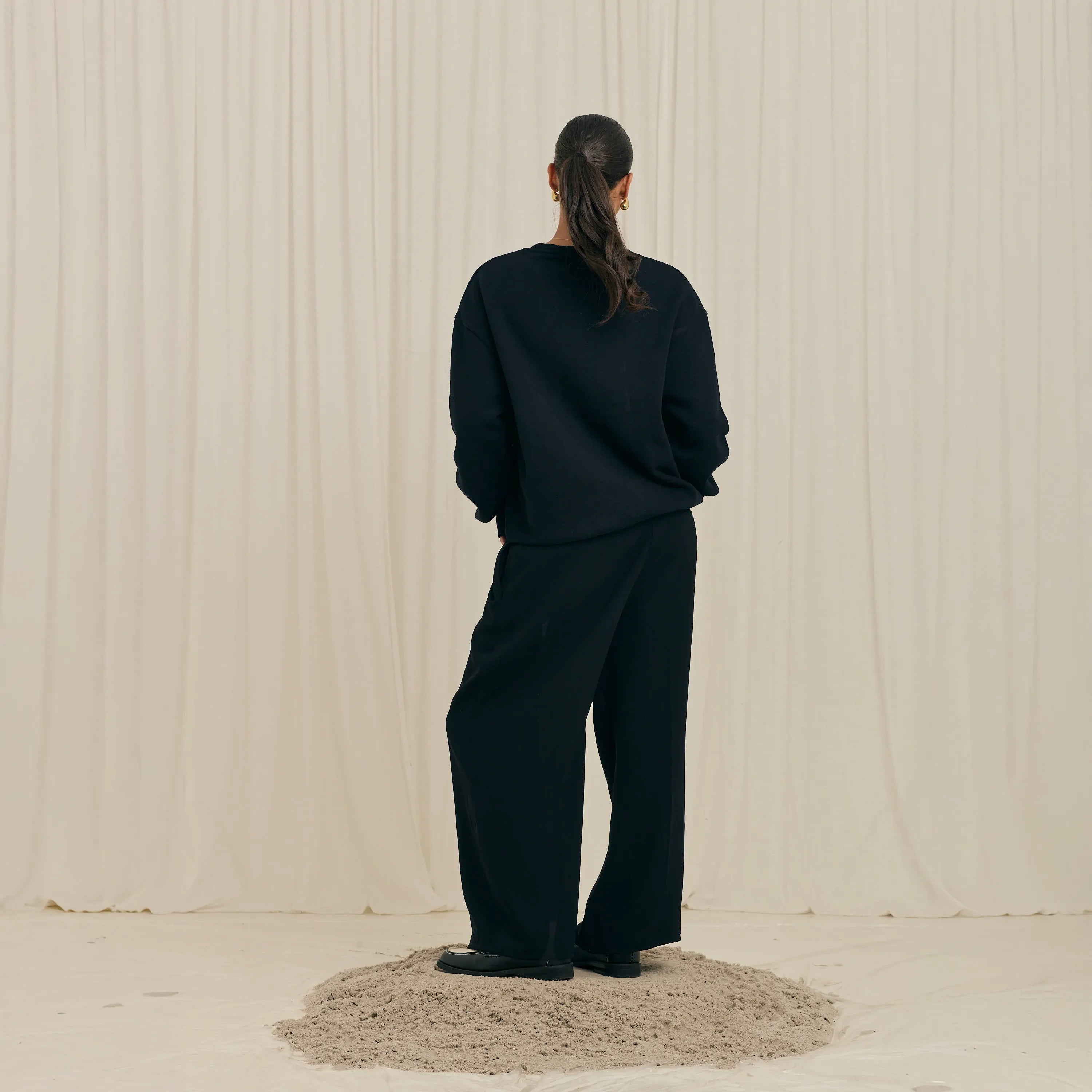 Arbor Antwerp Mini Flower Crewneck Black - Heavyweight (450 GSM)