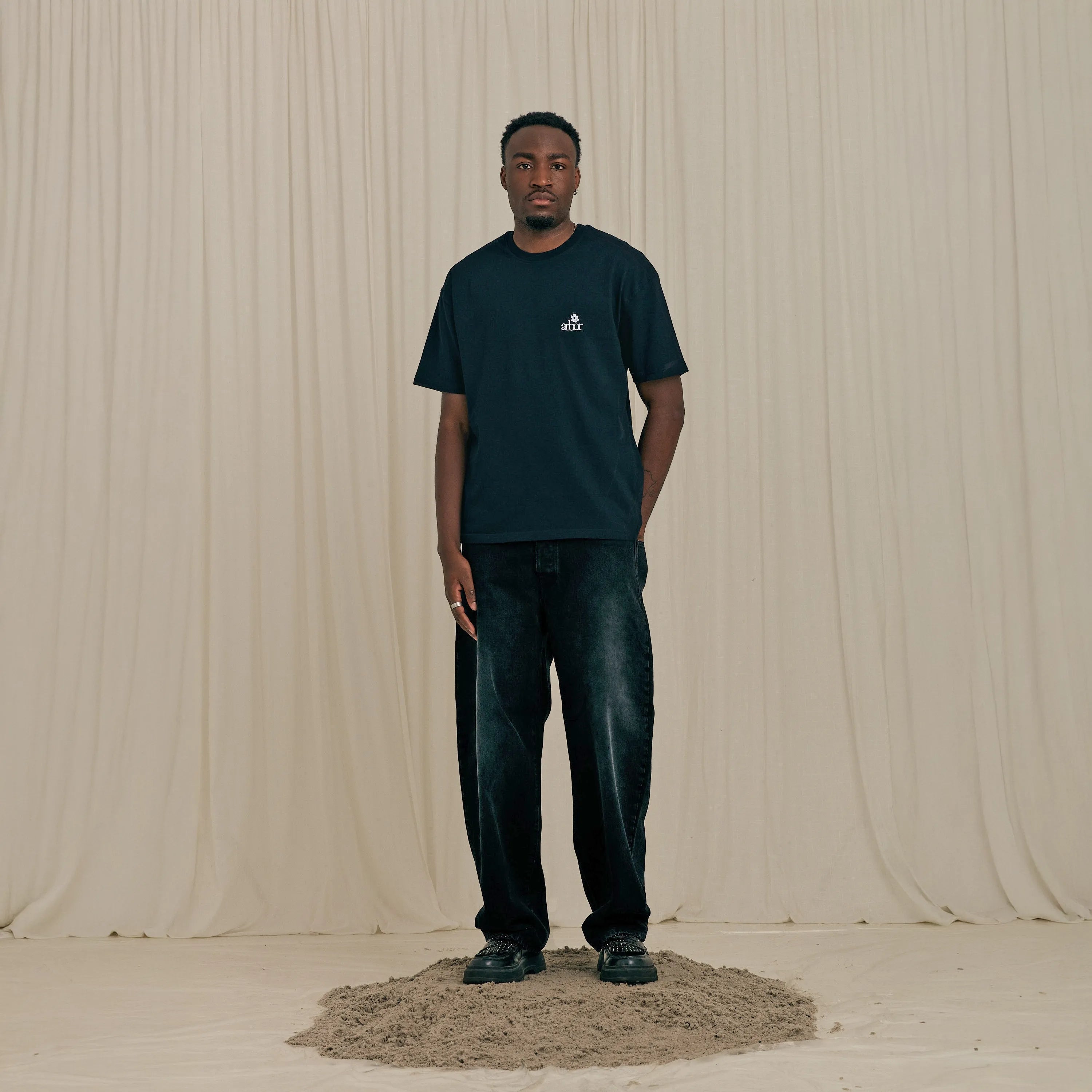 Arbor Antwerp Mini Flower T-shirt Black Heavyweight lookbook