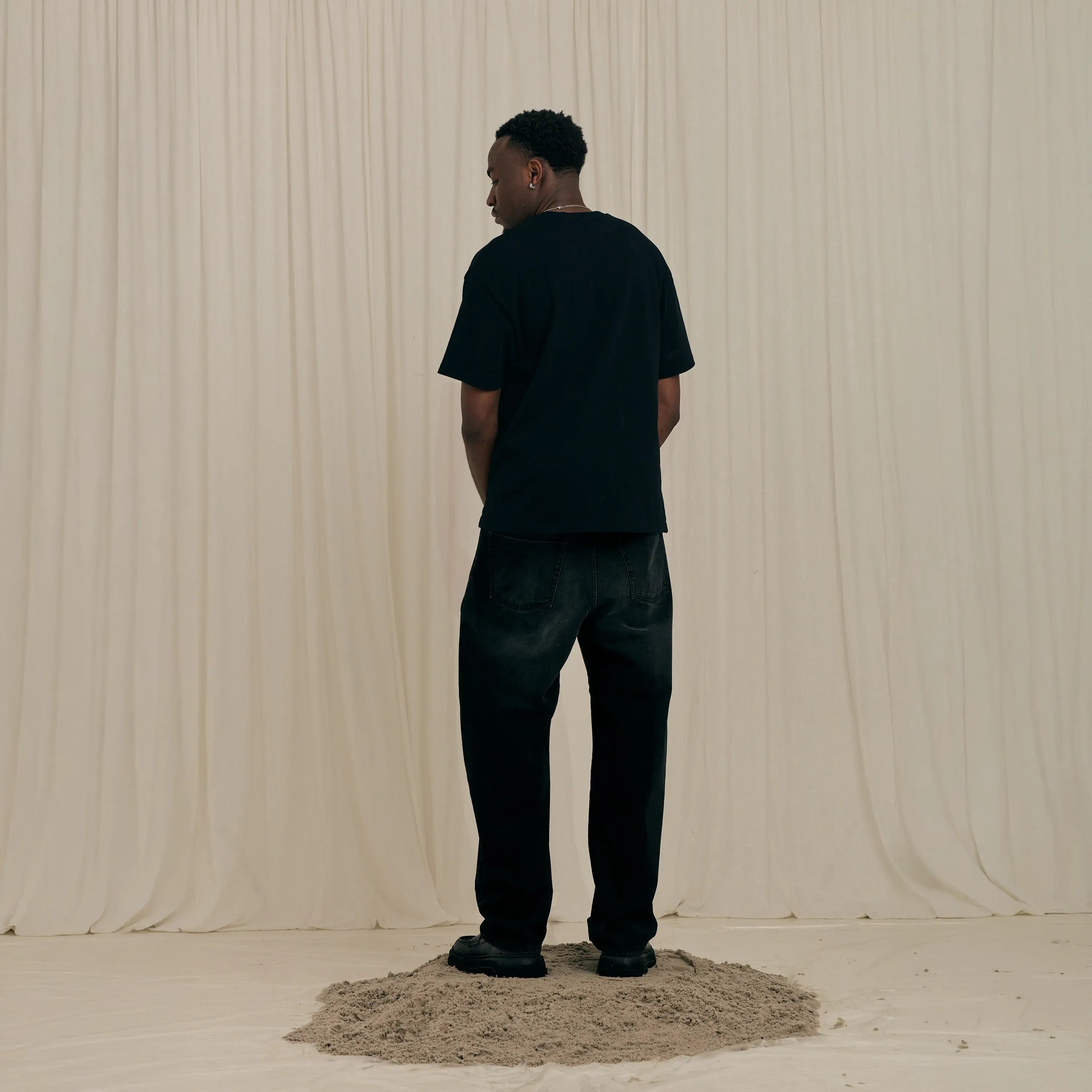 Arbor Antwerp Mini Flower T-shirt Black Heavyweight lookbook dos