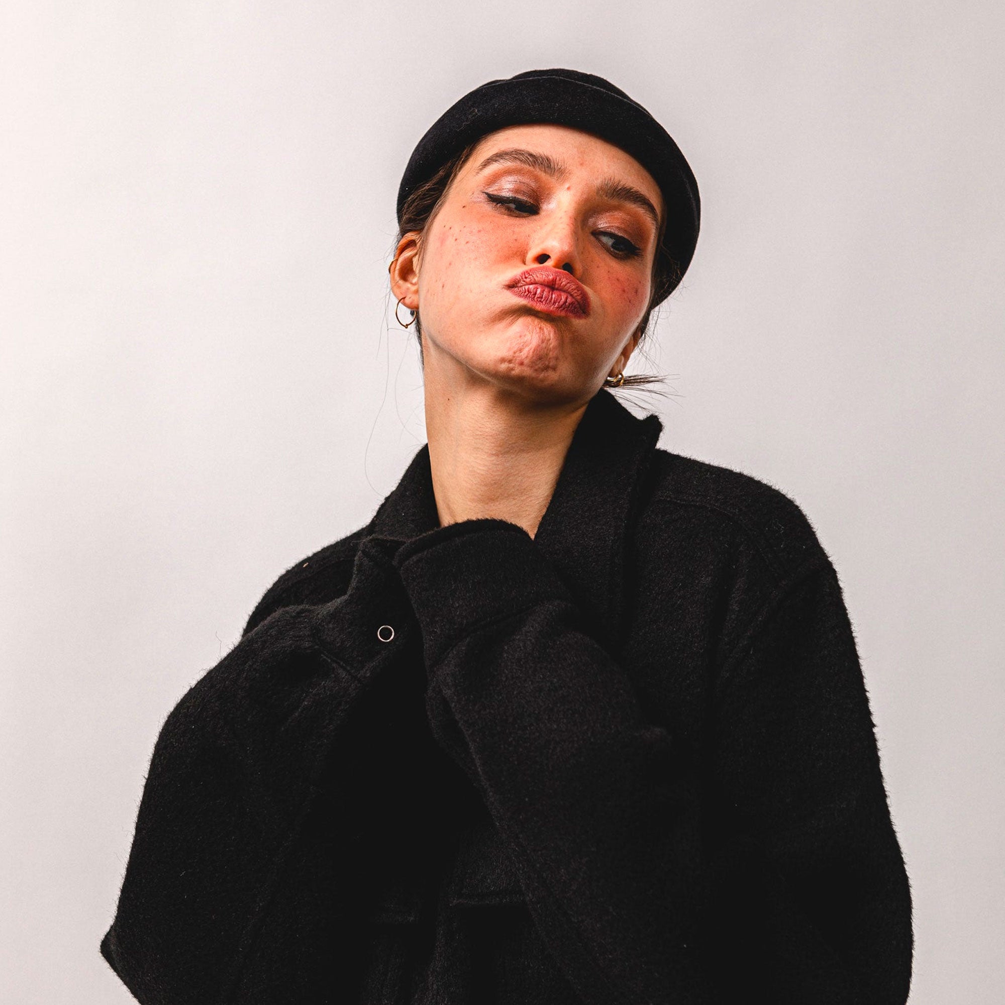 Béton Ciré - Miki Docker - Black