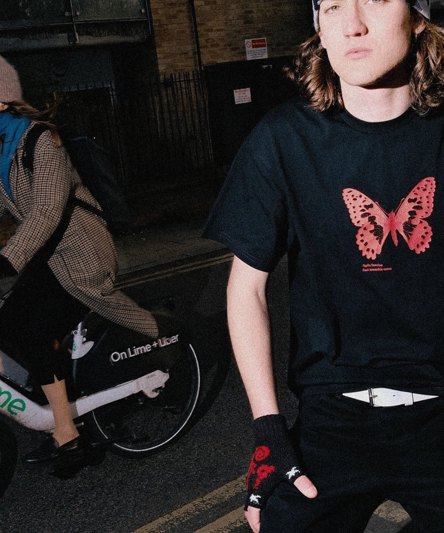 Bye Jeremy t-shirt papillon noir et rouge 