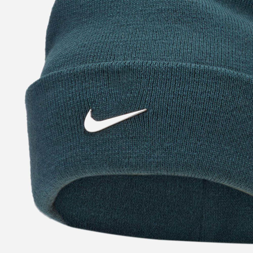 Nike - Peak Beanie - Deep Jungle - Metallic Silver