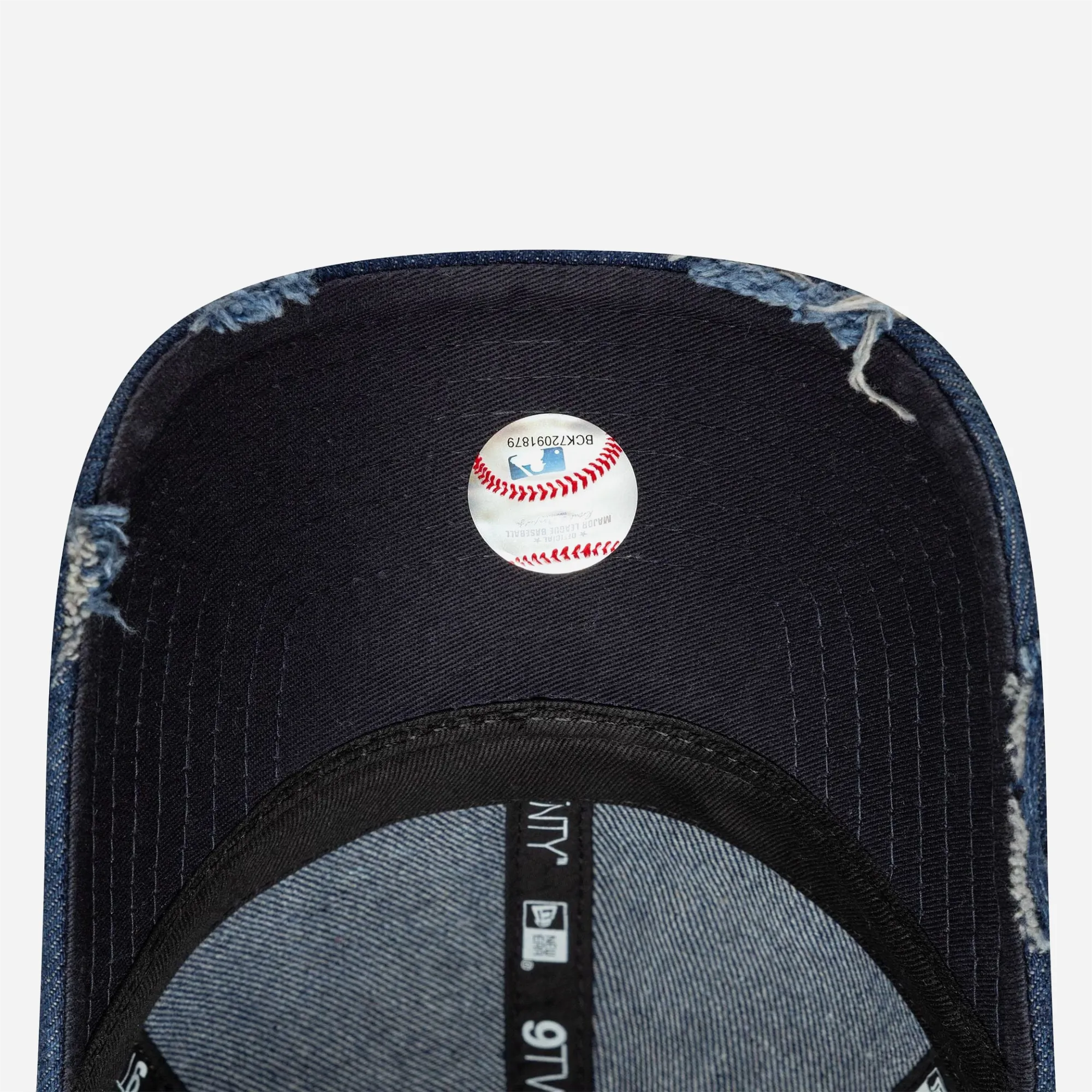 New Era - 9TWENTY New York Yankees MLB - Denim Distressed Navy