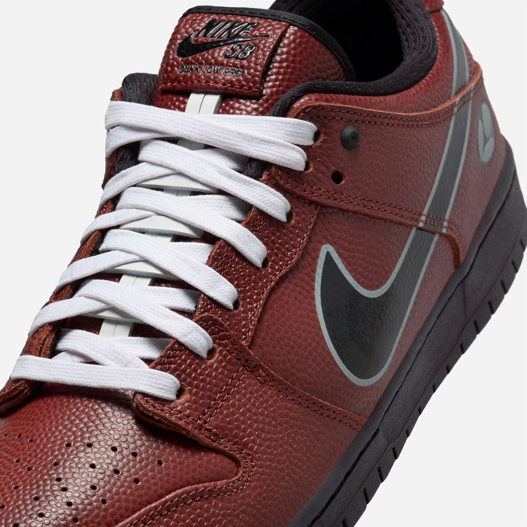 Nike SB x Limosine - Dunk Low Pro - Dark Pony / Black Silver White