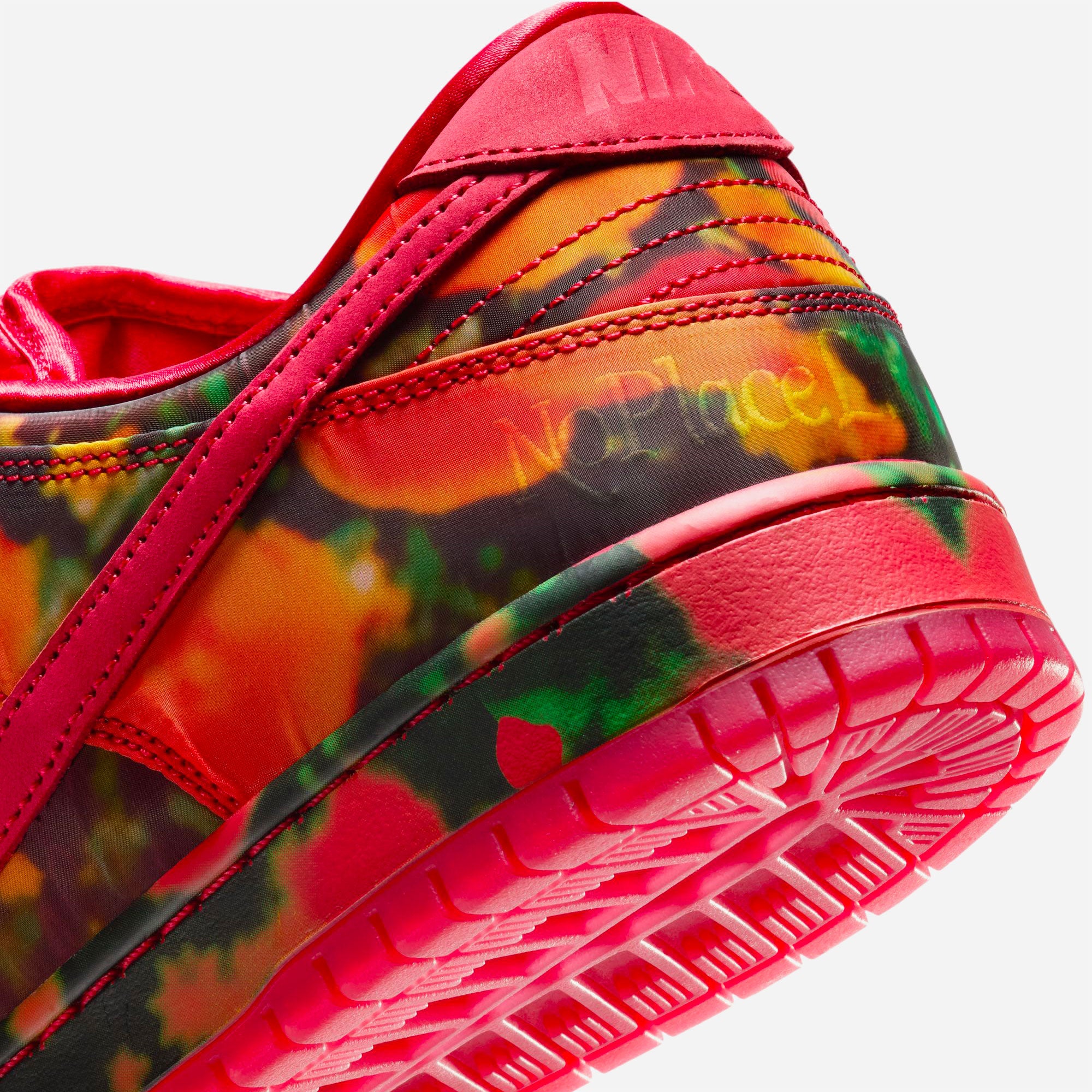 Nike SB - Dunk Low Premium x Wizard of Oz - Gym Red Multi Color University Red