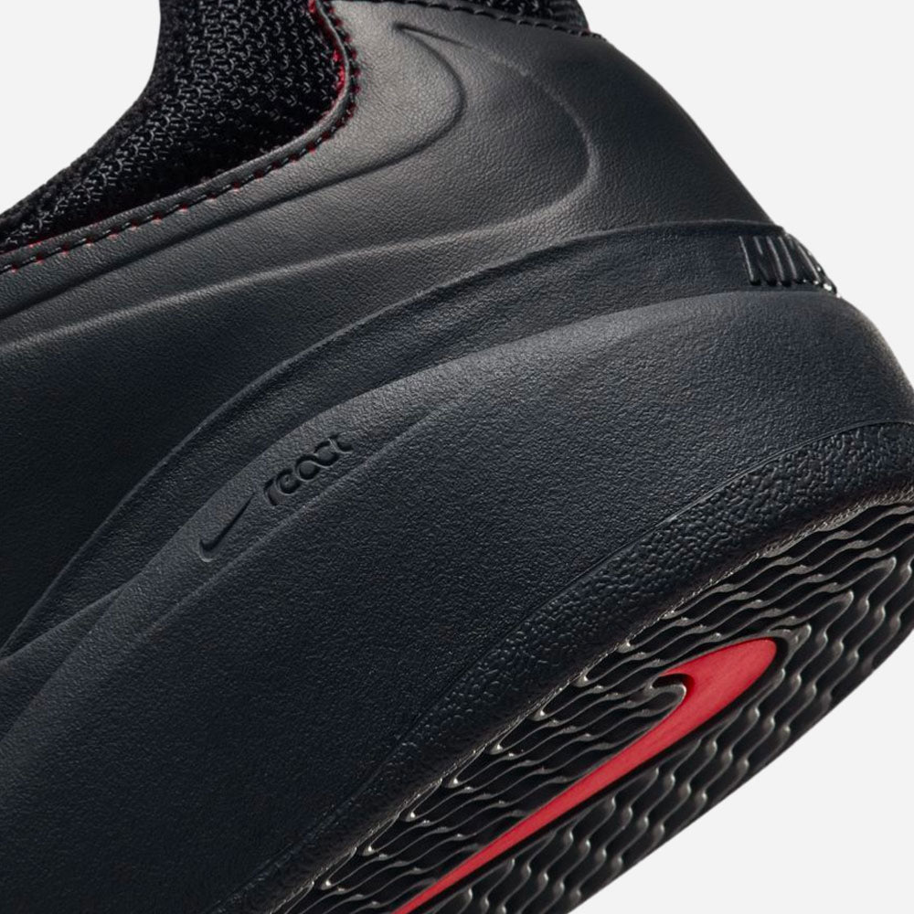 NIKE SB - ISHOD WAIR PREMIUM - Black - University Red - Black - Black
