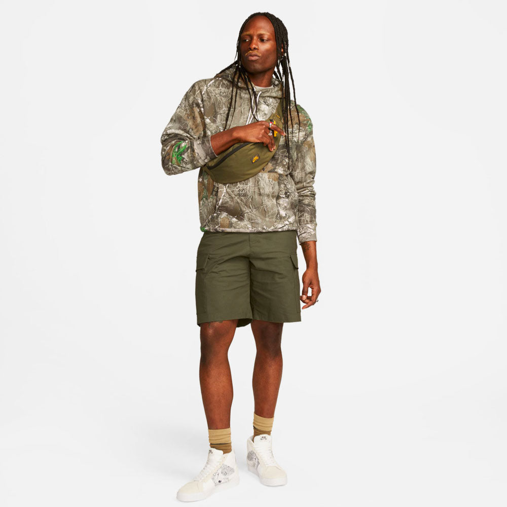NIKE SB - KEARNY CARGO SHORT - Medium Olive