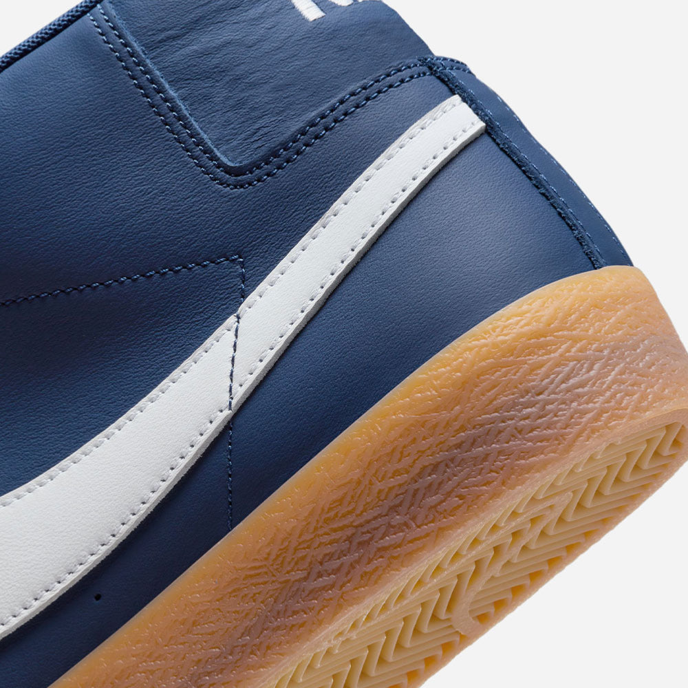 NIKE SB - ZOOM BLAZER MID  - NAVY WHITE NAVY GUM LIGHT BROWN