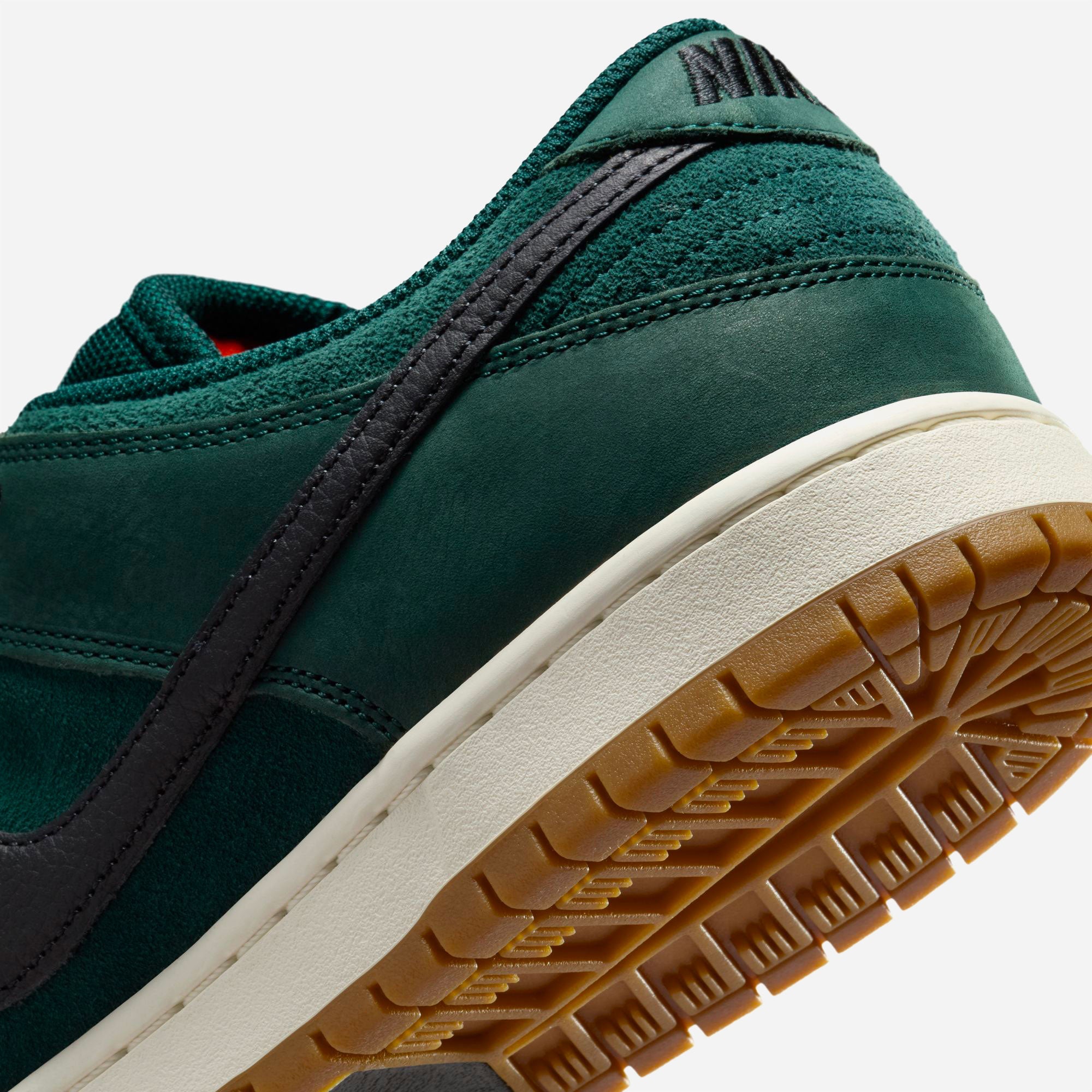 Nike SB - Dunk Low Pro - Deep Fir Black Fir Sail