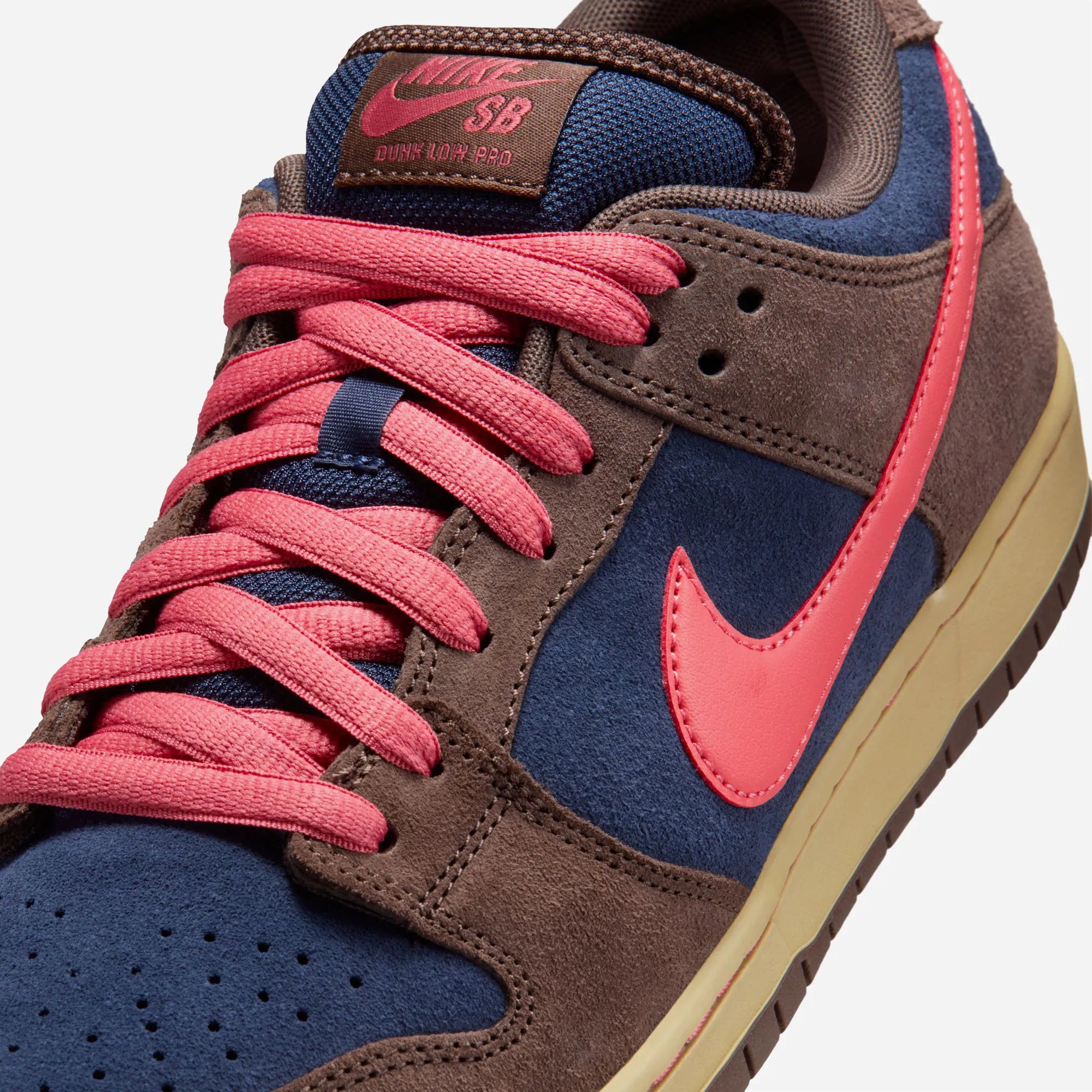 Nike SB Dunk Low Pro - Baroque Brown / Midnight Navy / Adobe