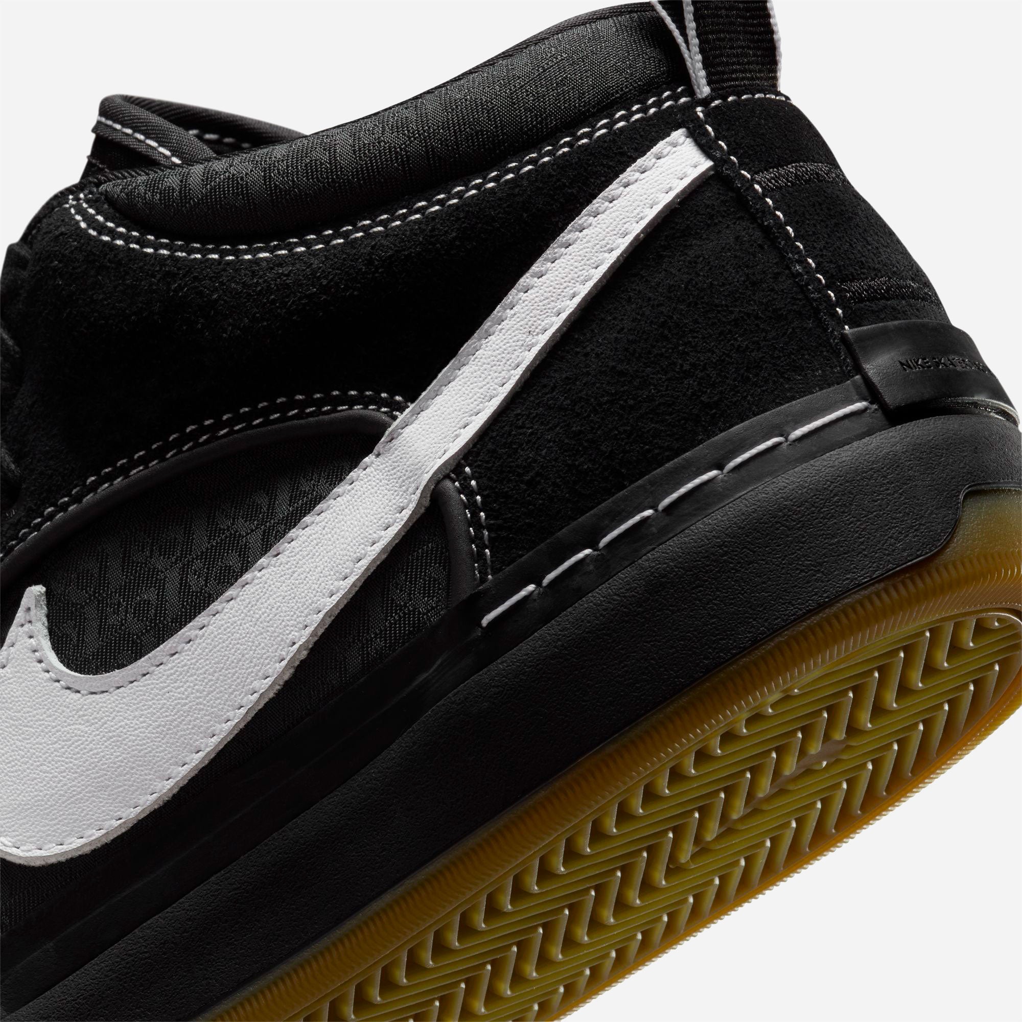 Nike SB - React Leo - Black /White / Black Gum Light Brown