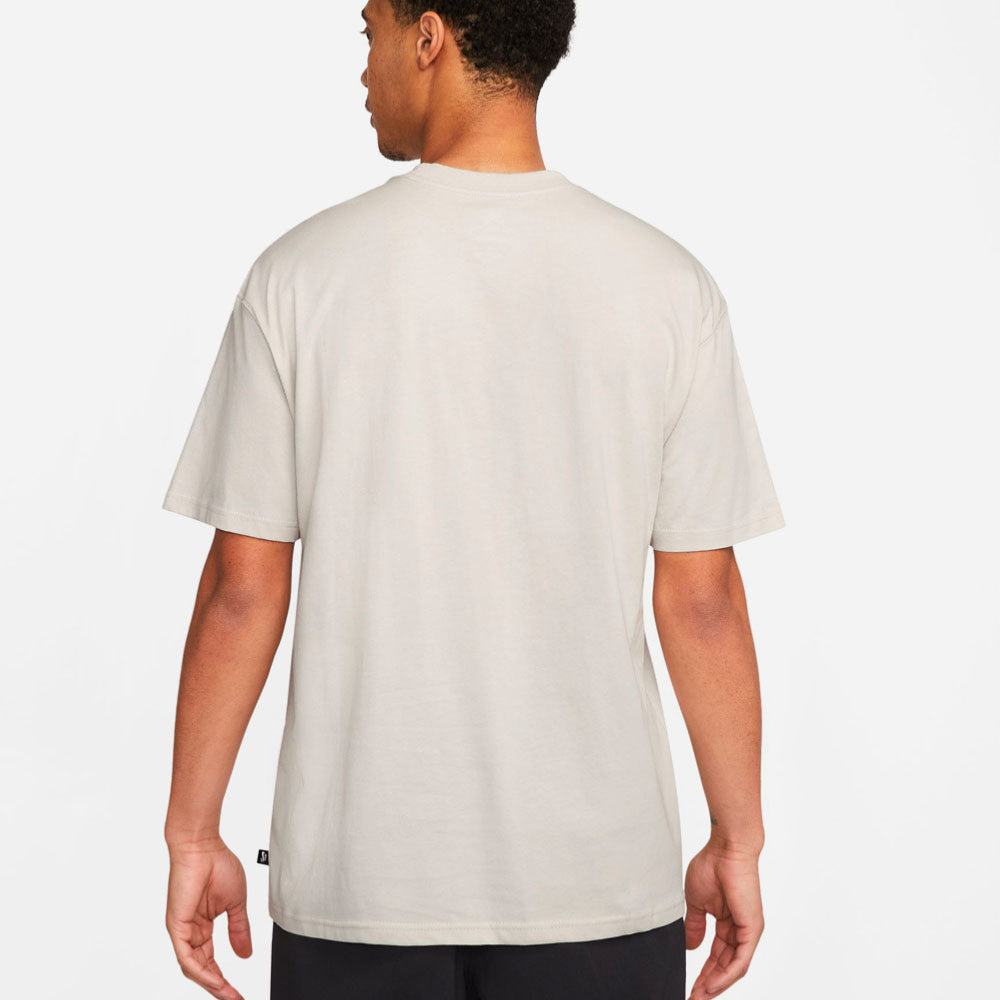 NIKE SB - SPORTSGUY TEE - Light Bone