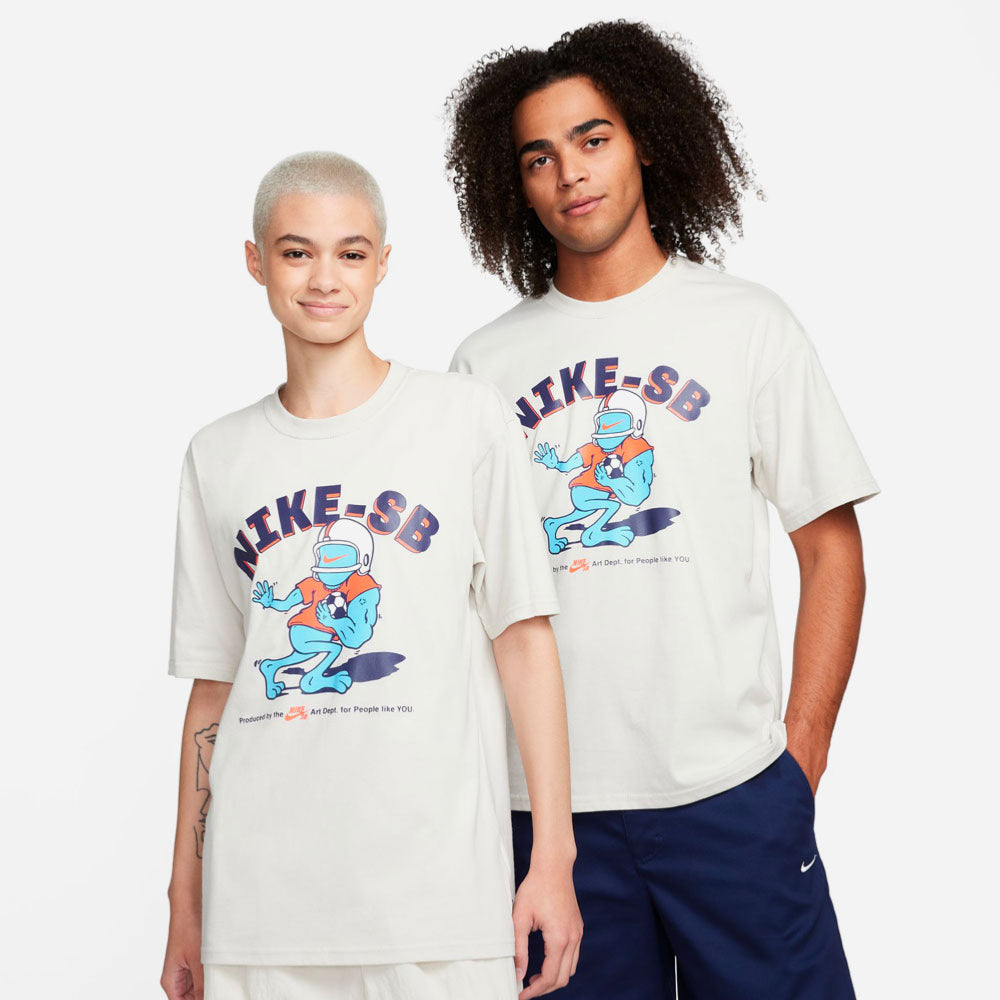 NIKE SB - SPORTSGUY TEE - Light Bone