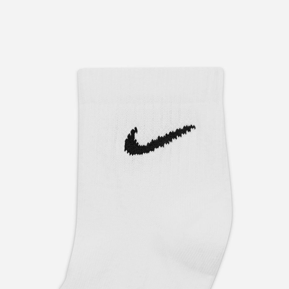 NIKE - EVERYDAY LIGHTWEIGHT ANKLE 3 PACK SOCKS - White - Black