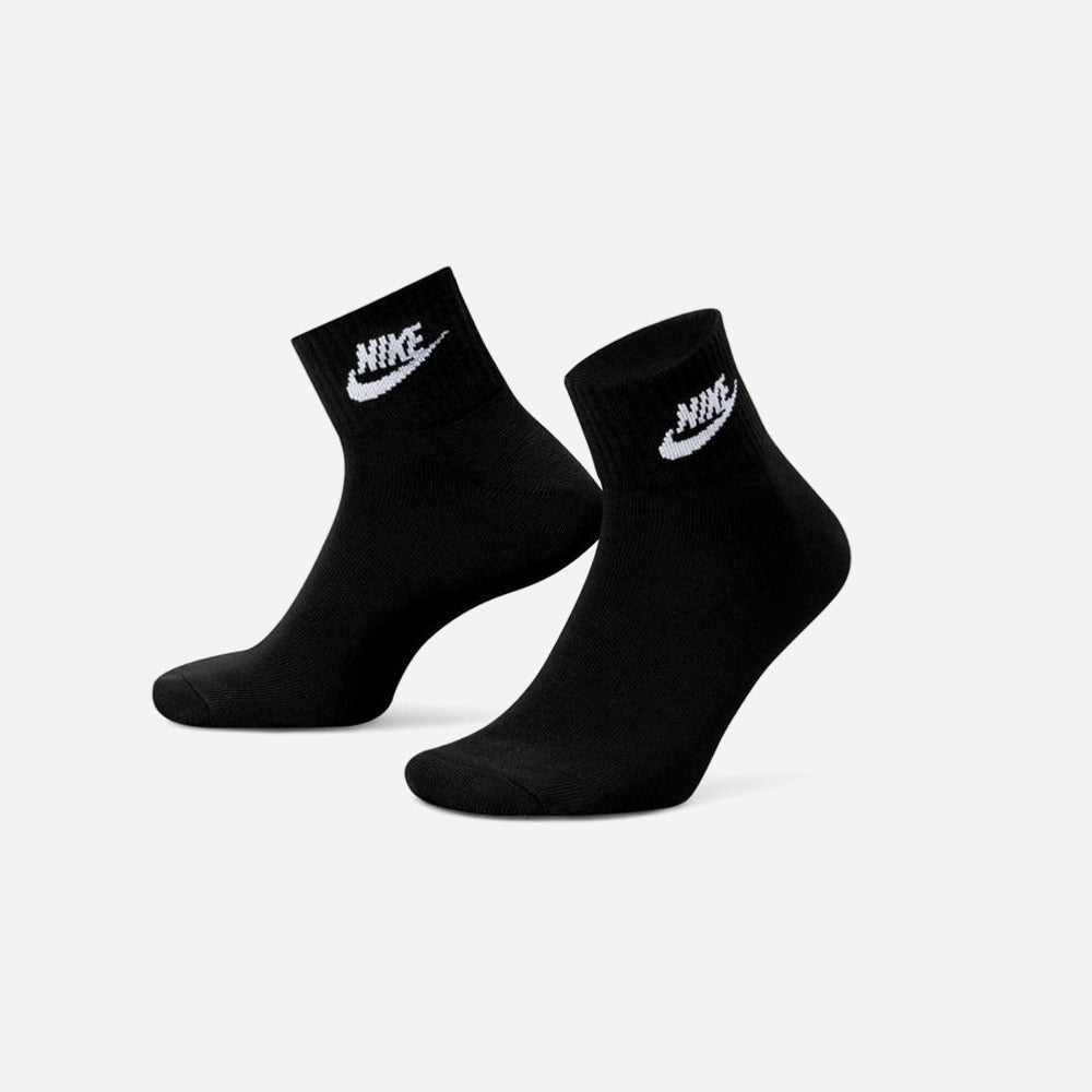 Nike - Everyday Essential 3 Pack Crew Socks - Black / White