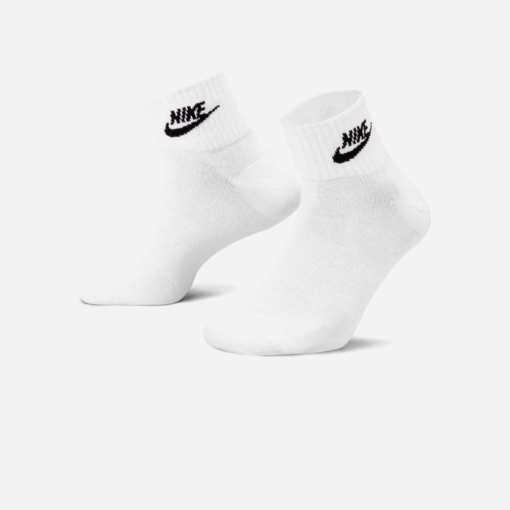 Nike - Everyday Essential 3 Pack Crew Socks  - White / Black