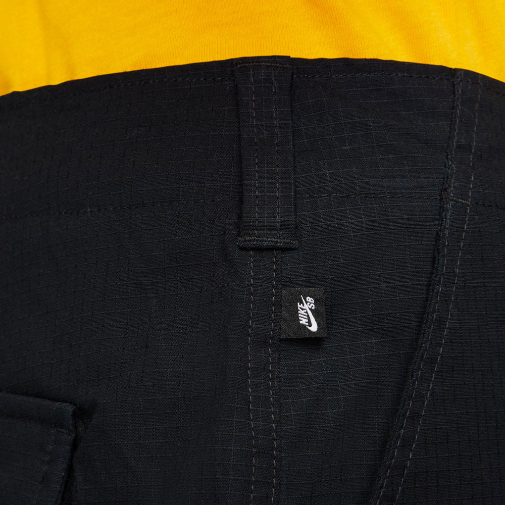 NIKE SB - KEARNY CARGO SHORT - Black