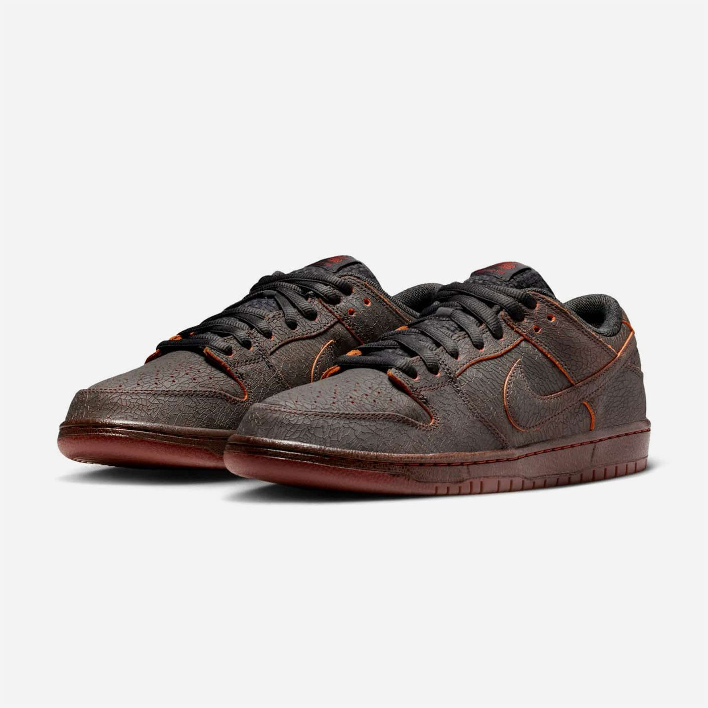 Nike SB Dunk Low Pro Premium Krampus vue trois quart