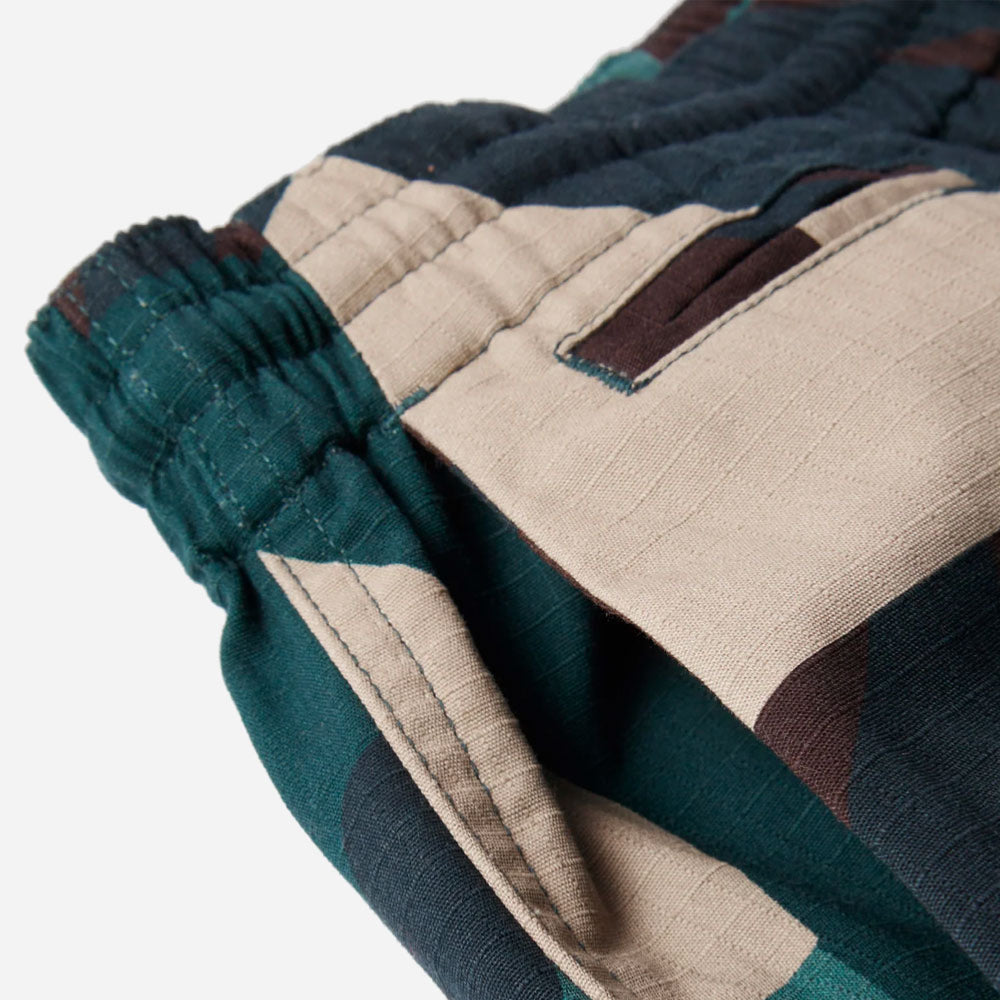 PARRA -  DISTORTED CAMO SHORTS -  Green