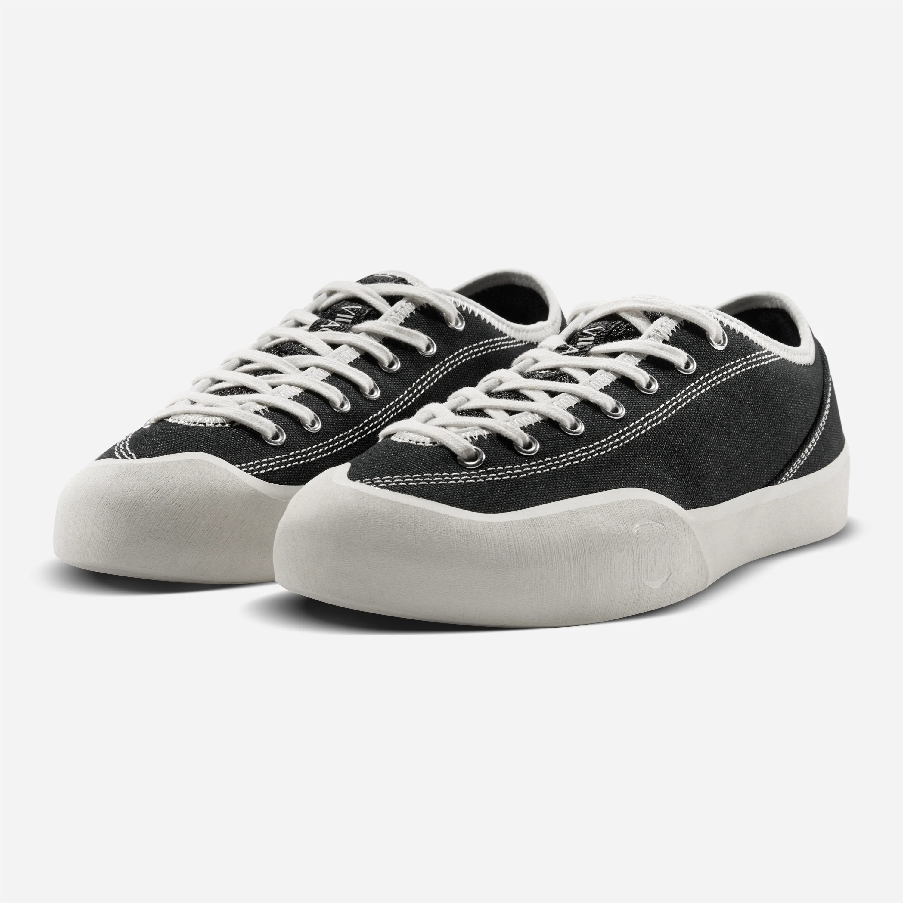 Chaussures Village PM - 1.30PM Canvas Black / Whisper White