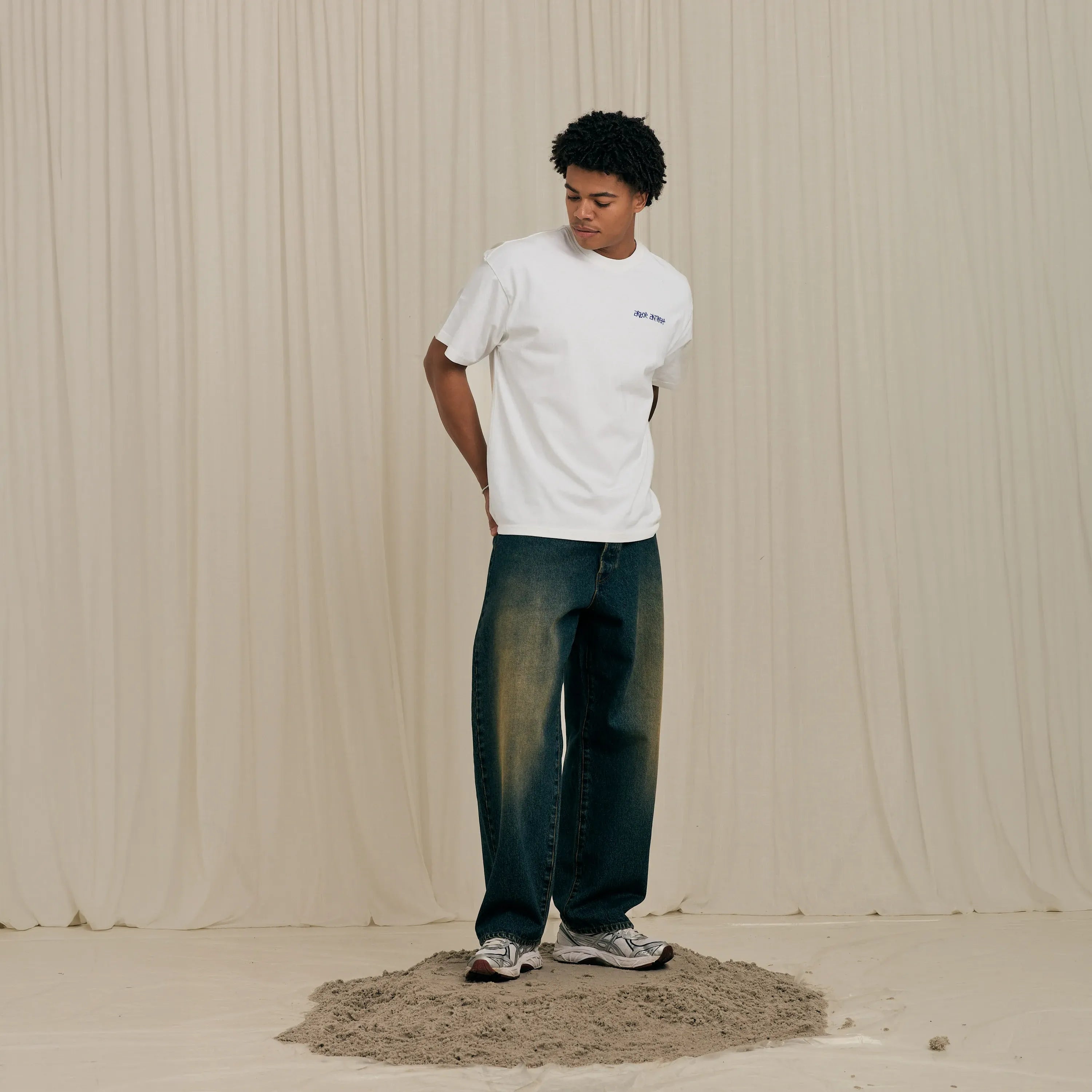 Arbor Antwerp Blue Triple Heart T-shirt White