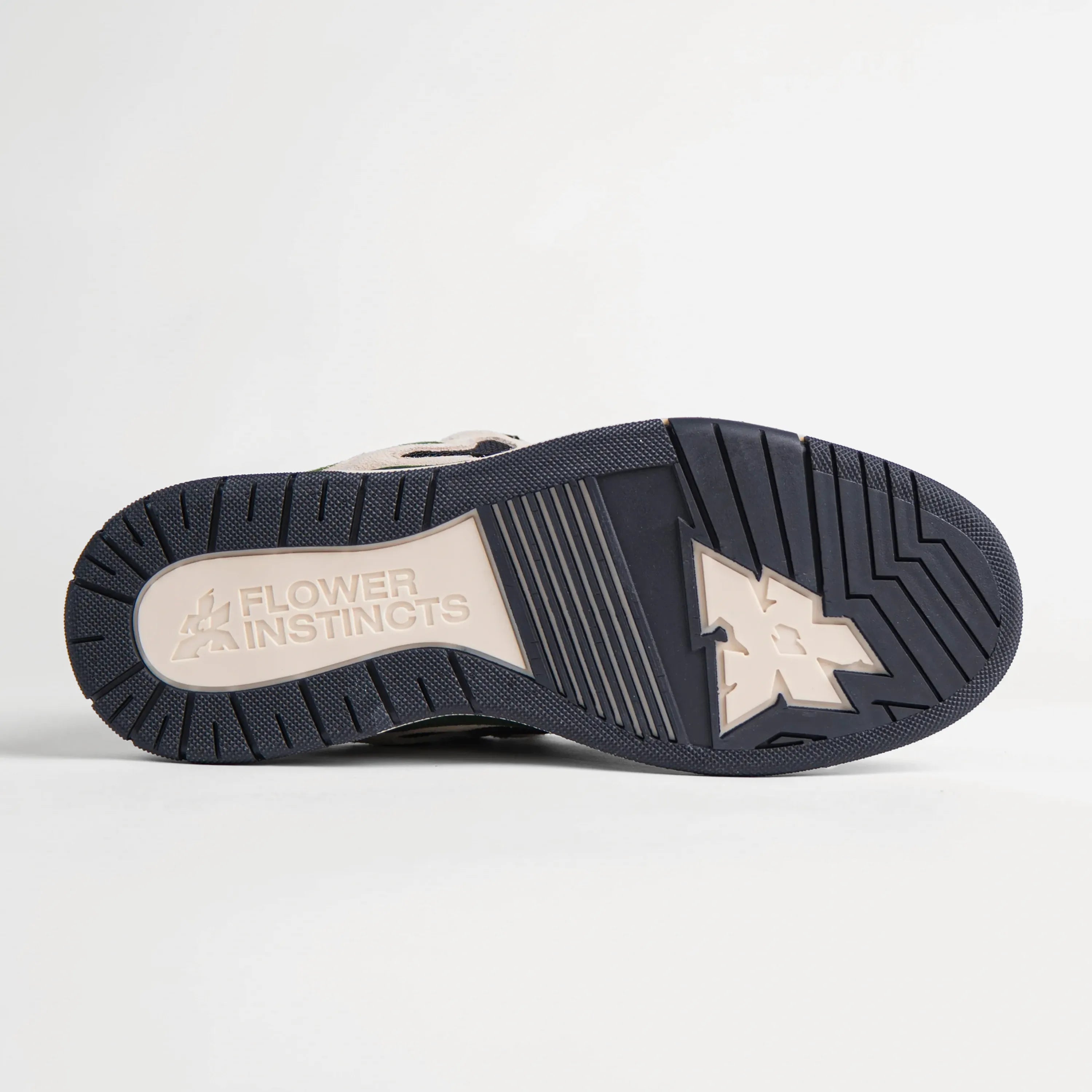 Chaussures Flower Instinct SDT Black Tar sneakers Beige Black