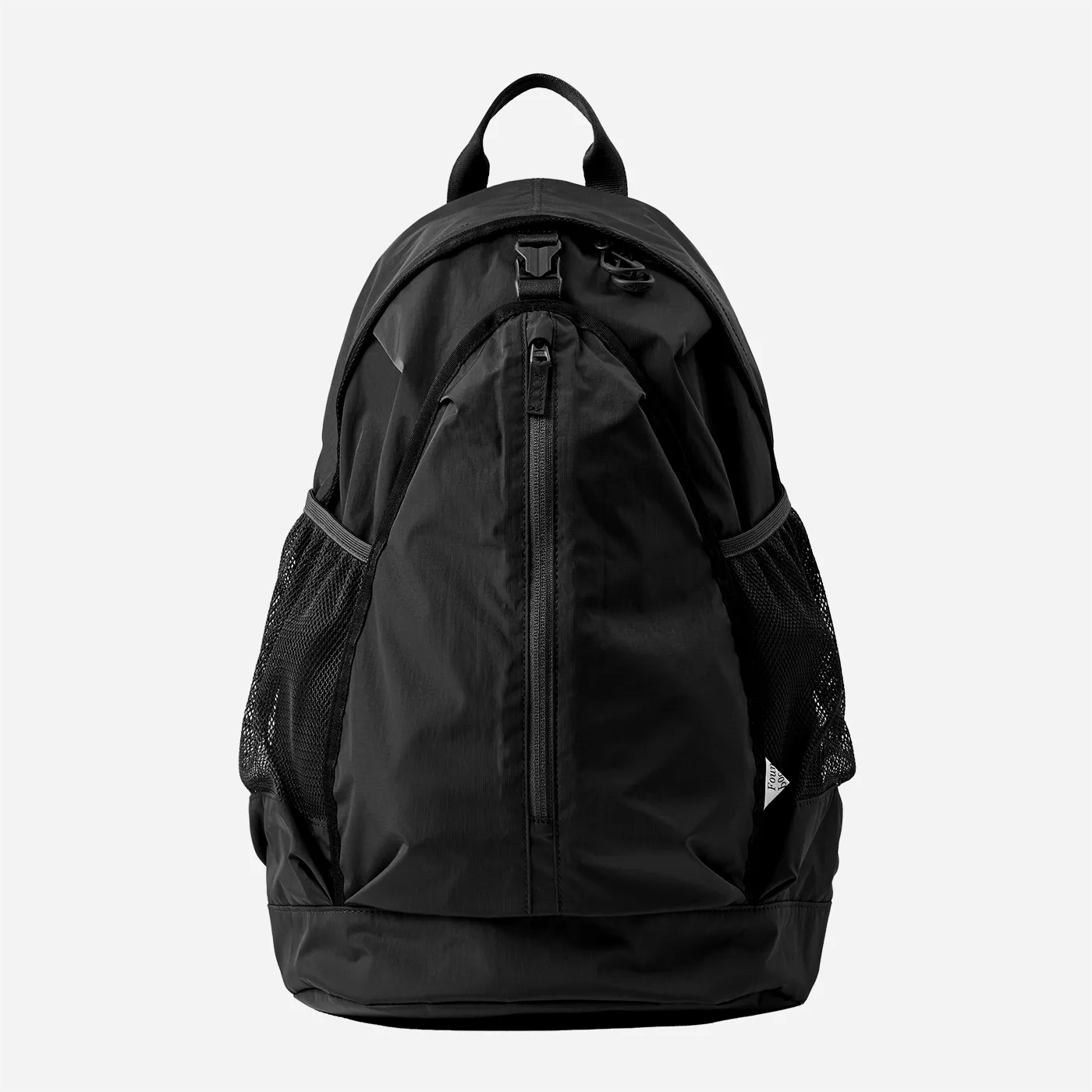 Found Pocket Ascend, sac à dos streetwear noir 19L du label sud-coréen Found Pocket, vue de face