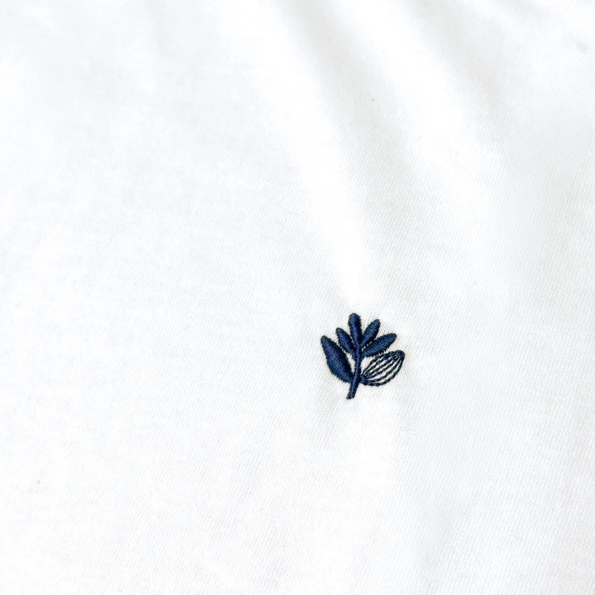 T-Shirt Magenta Panels Blanc