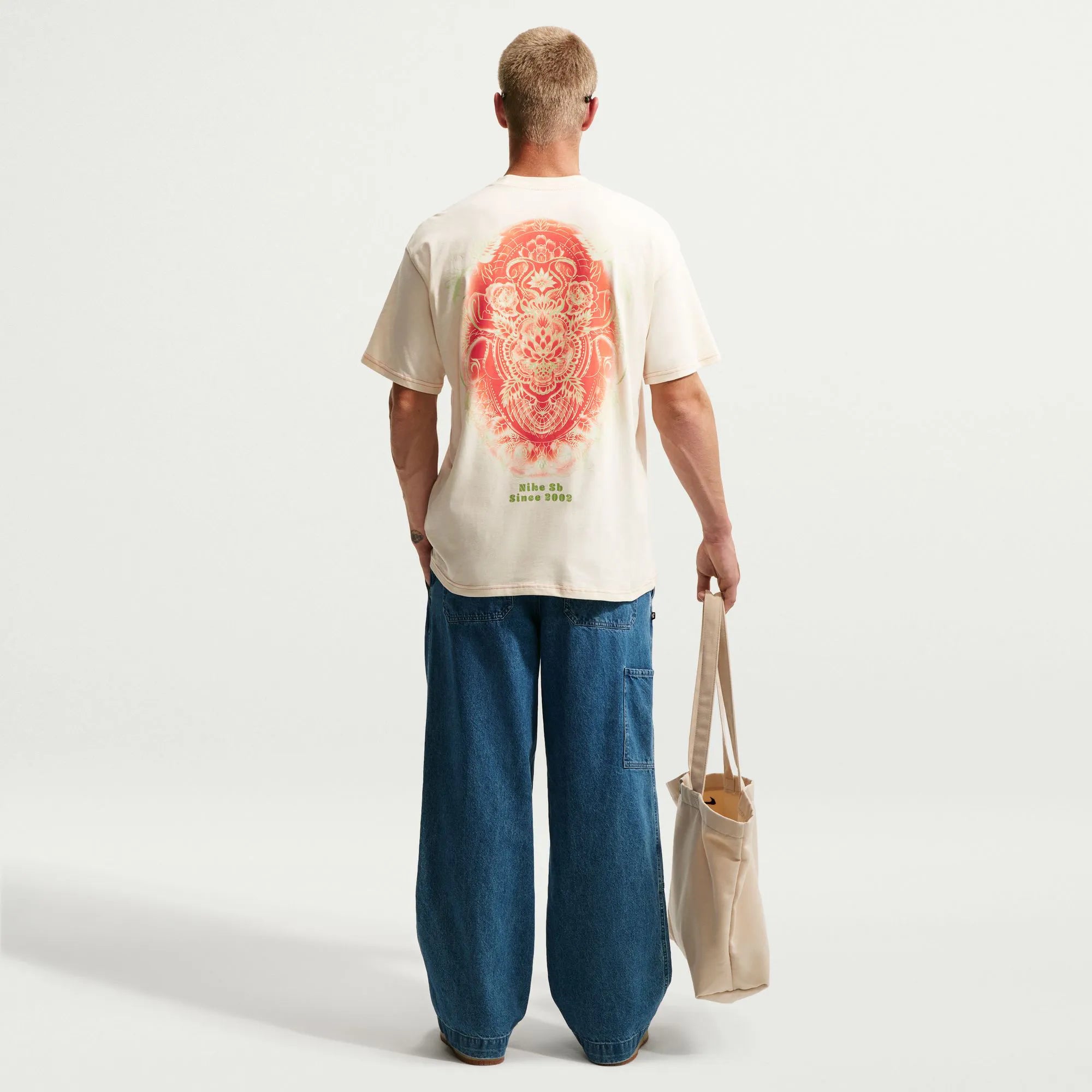 Nike SB Som Tum Tee Coconut Milk - Loose Fit