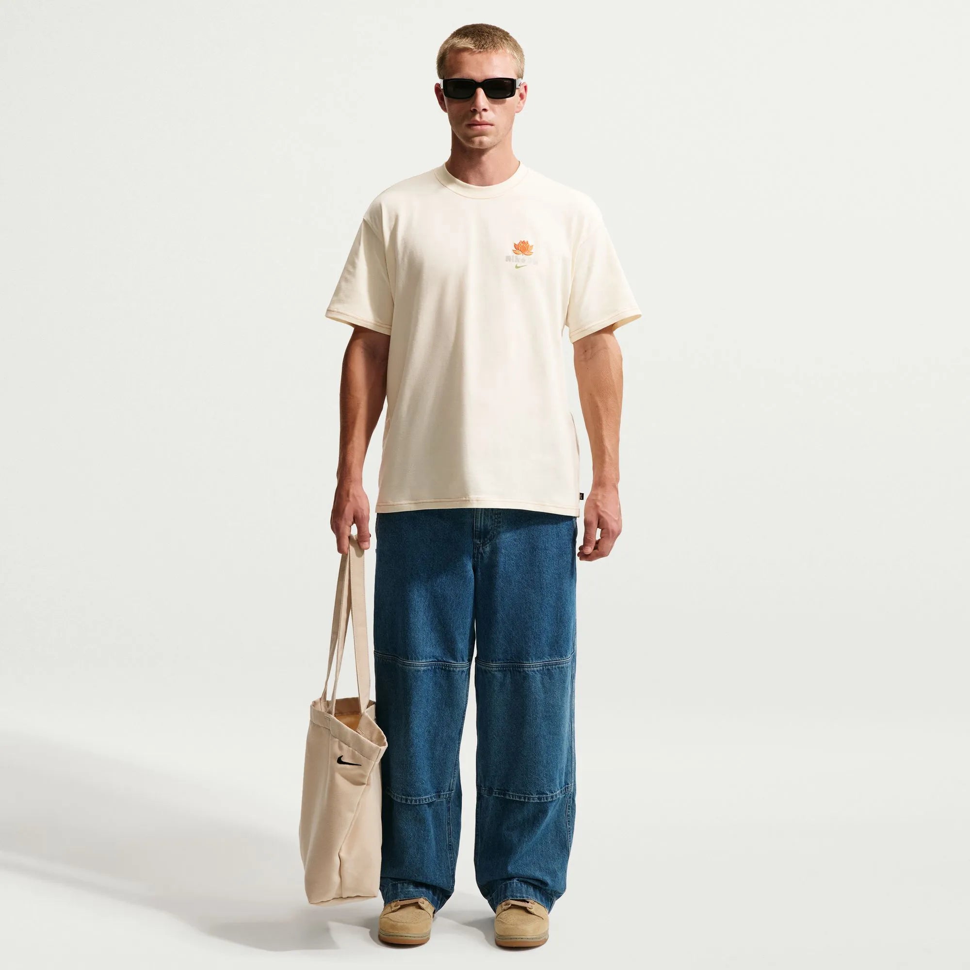 Nike SB Som Tum Tee Coconut Milk - Loose Fit