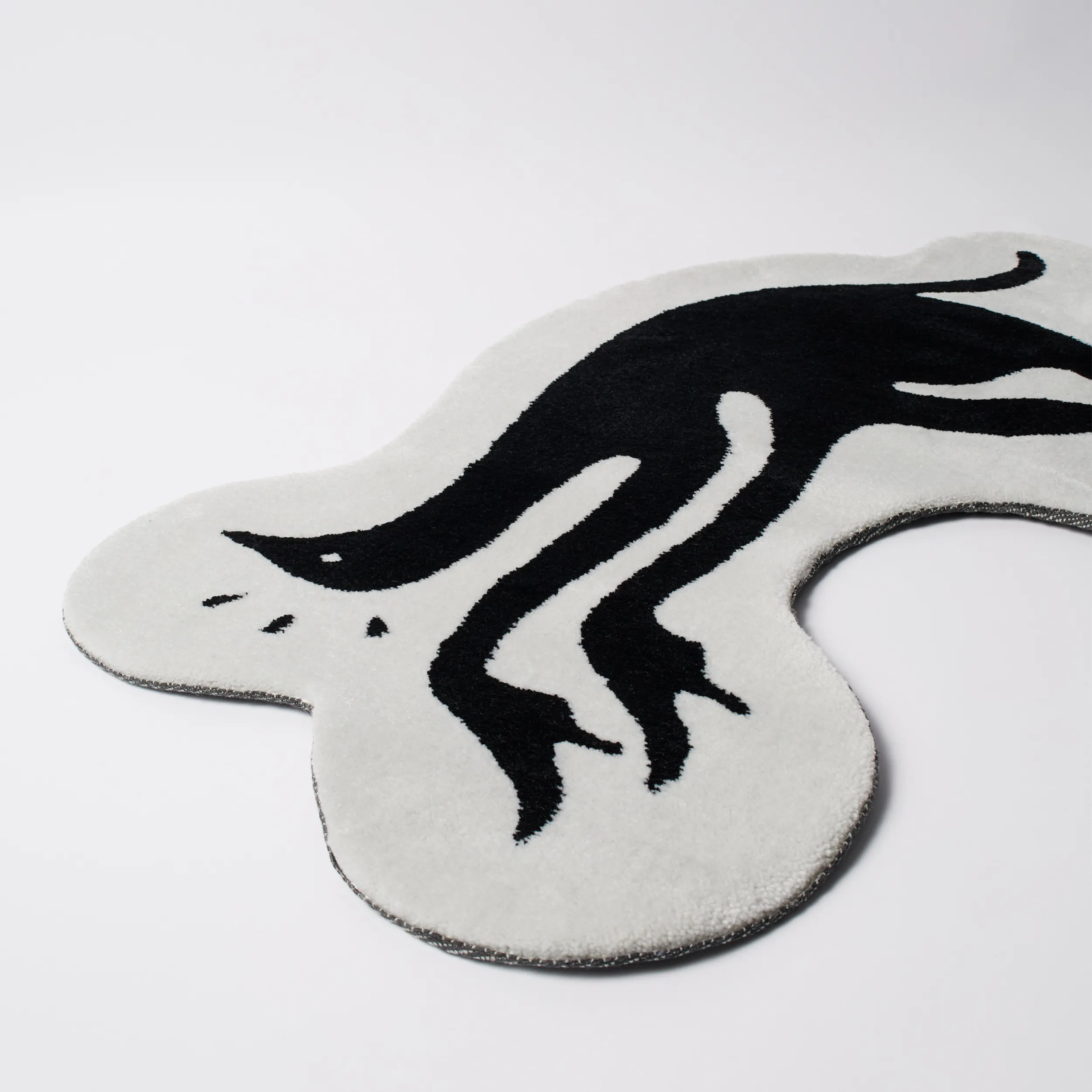 Parra High Heel Gloves Tufted Rug