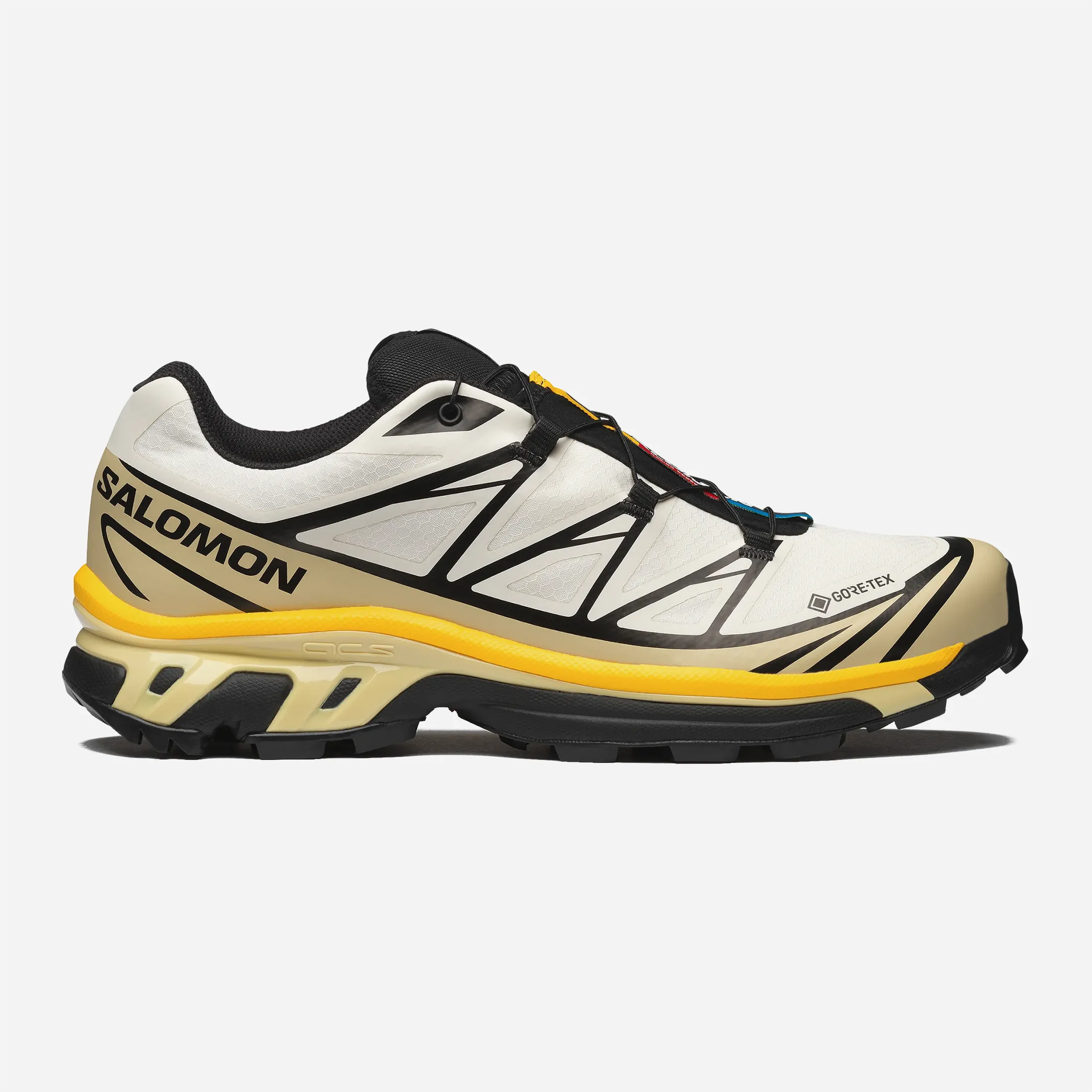 Sneakers premium Salomon XT-6 GTX Vanilla Ice vue de profil avec détails Gore-Tex et semelle crantée.