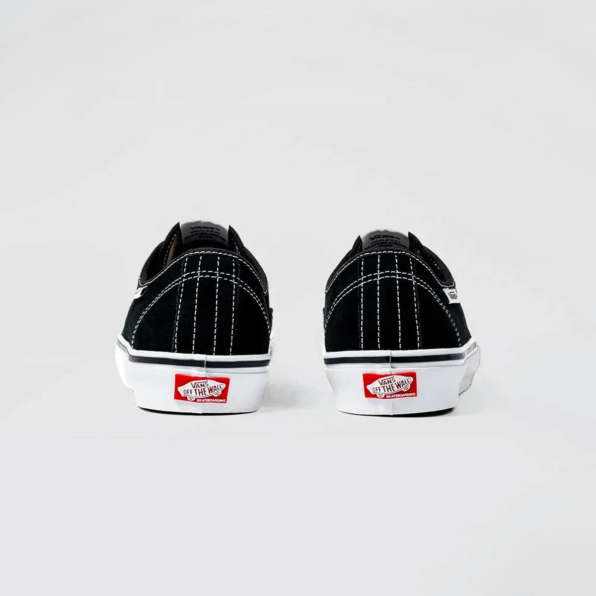 Chaussures Vans Skate AVE Classic Black White