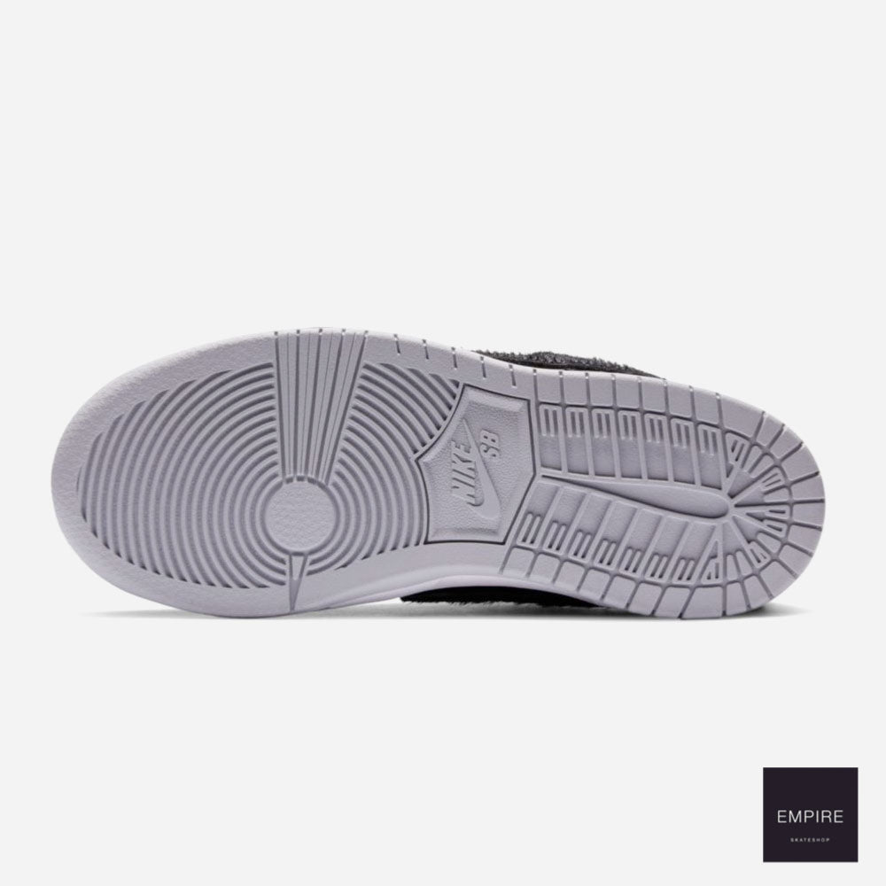 NIKE SB x MEDICOM TOY DUNK LOW PRO QS (PS) "BEARBRICK" - Black - White