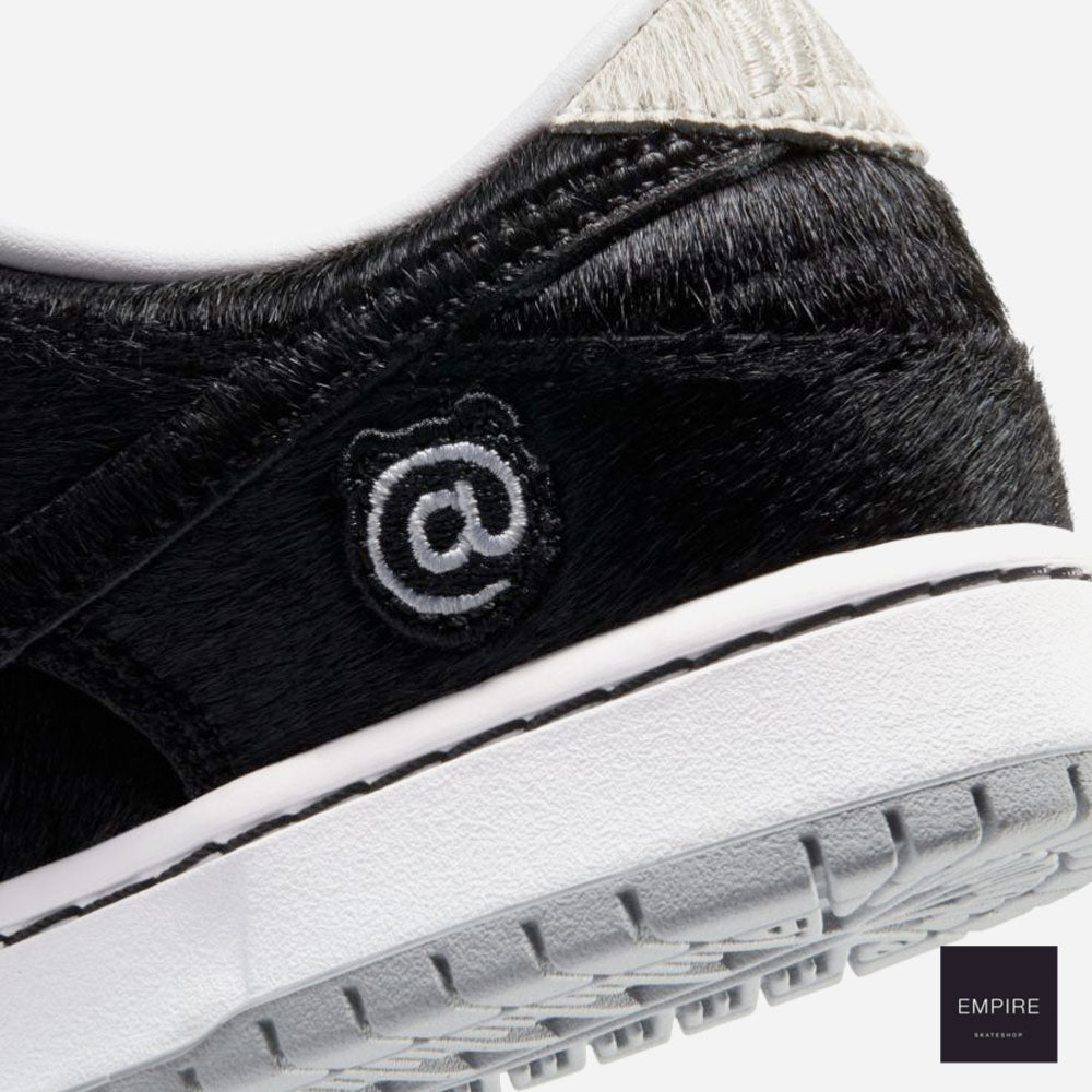 NIKE SB x MEDICOM TOY DUNK LOW PRO QS (PS) "BEARBRICK" - Black - White