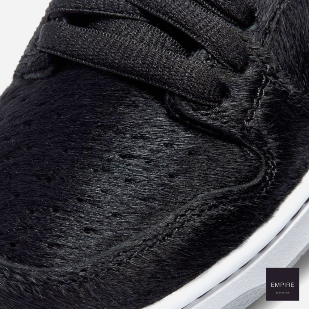 NIKE SB x MEDICOM TOY DUNK LOW PRO QS (PS) "BEARBRICK" - Black - White