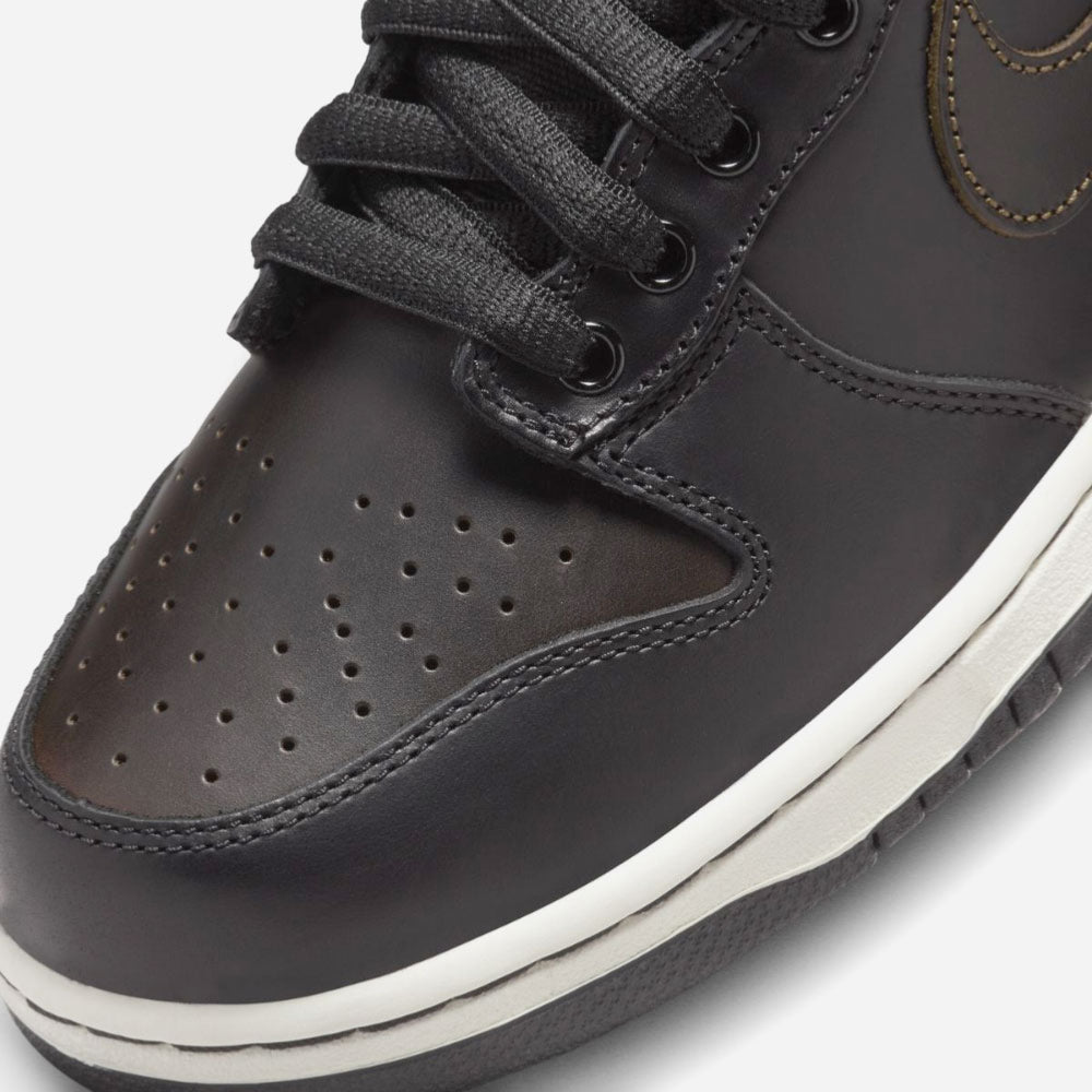 NIKE SB - DUNK HIGH OG QS PAWNSHOP - Black - Black - Metallic Gold