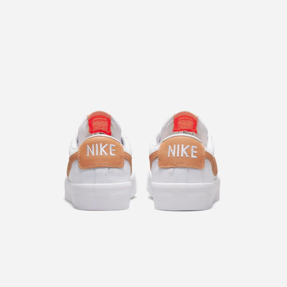 NIKE SB - ZOOM BLAZER LOW PRO GT - WHITE LT COGNAC WHITE LT COGNAC