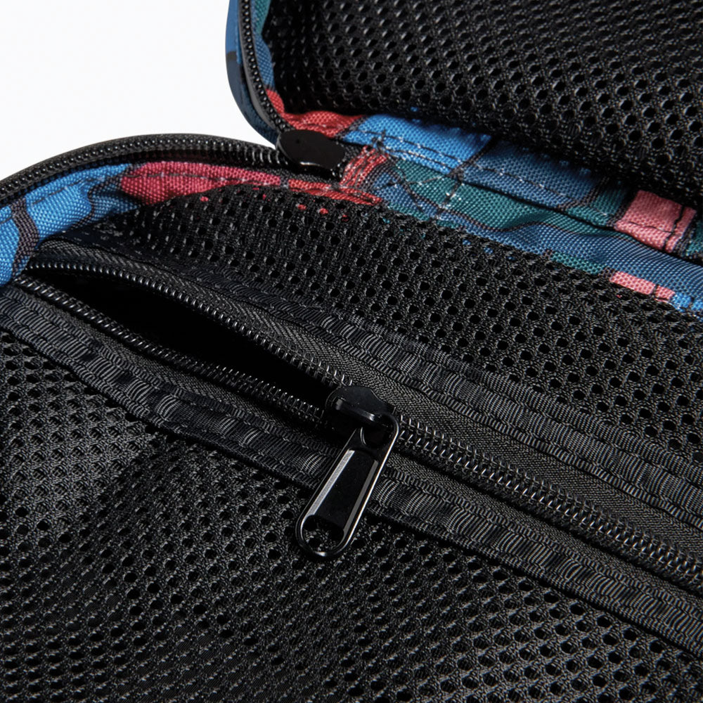 Parra - Distorted Waves Toiletry Bag - Multi