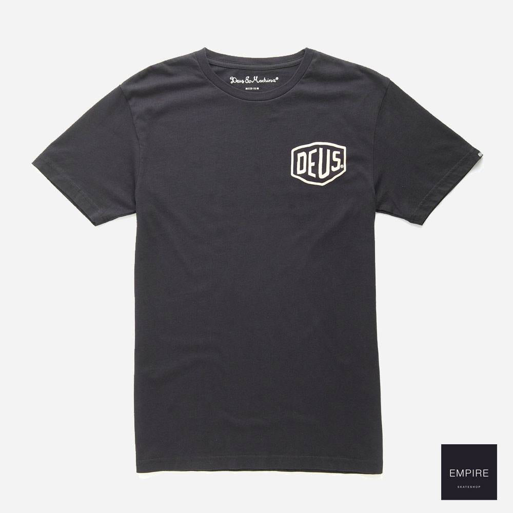 DEUS EX MACHINA - BIARRITZ ADDRESS TEE - Black